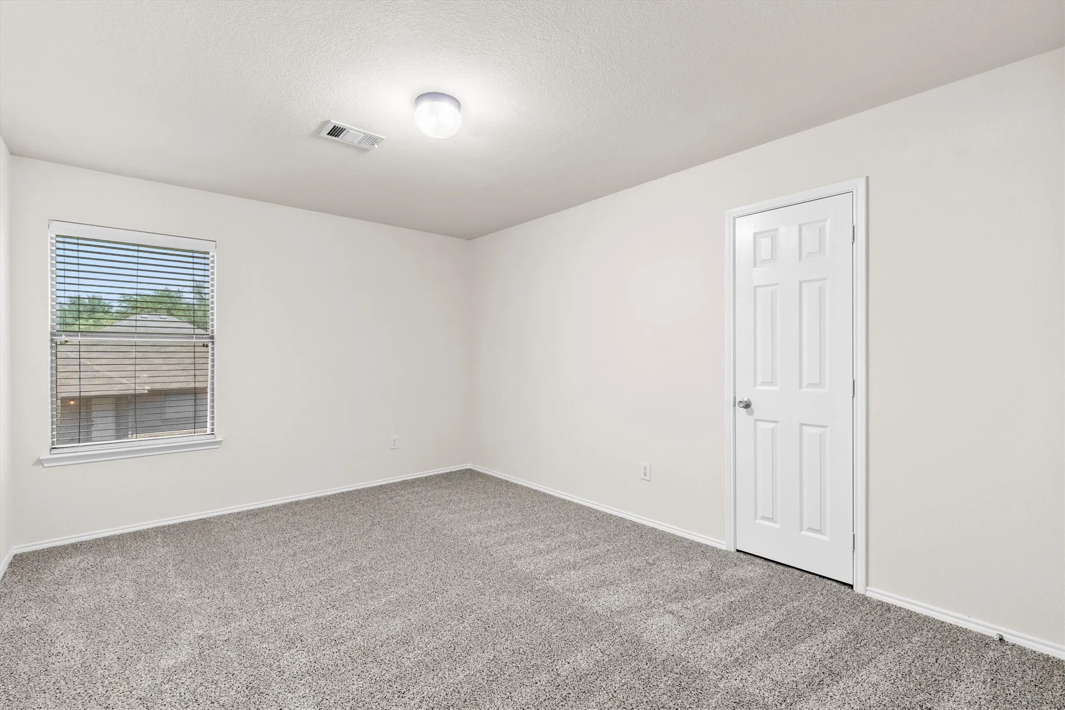 Single Family Residence For Rent in Collin County , 3200 Nandina Street, Mc Kinney, Texas 75071, 5 Bedroom, 3 Bathroom, 2 Garage spaces, 2,709 Sqft, built in 2005, mls#21352901, Real Estate Agent in Mc Kinney, Homes For Rent in Collin county, Homes For Rent in Mc Kinney, Realtor in Mc Kinney Texas, Real Estate Brokerage Independent Realty Texas, Luminita Cordes Realtor