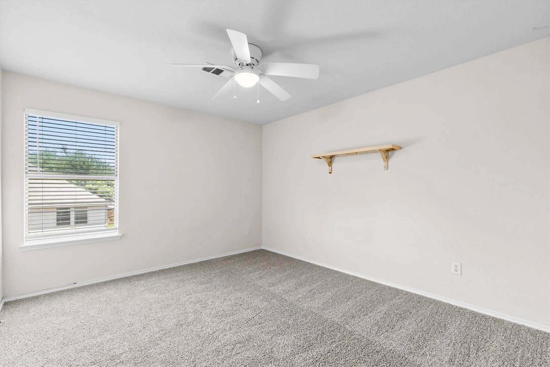 Single Family Residence For Rent in Collin County , 3200 Nandina Street, Mc Kinney, Texas 75071, 5 Bedroom, 3 Bathroom, 2 Garage spaces, 2,709 Sqft, built in 2005, mls#21352901, Real Estate Agent in Mc Kinney, Homes For Rent in Collin county, Homes For Rent in Mc Kinney, Realtor in Mc Kinney Texas, Real Estate Brokerage Independent Realty Texas, Luminita Cordes Realtor