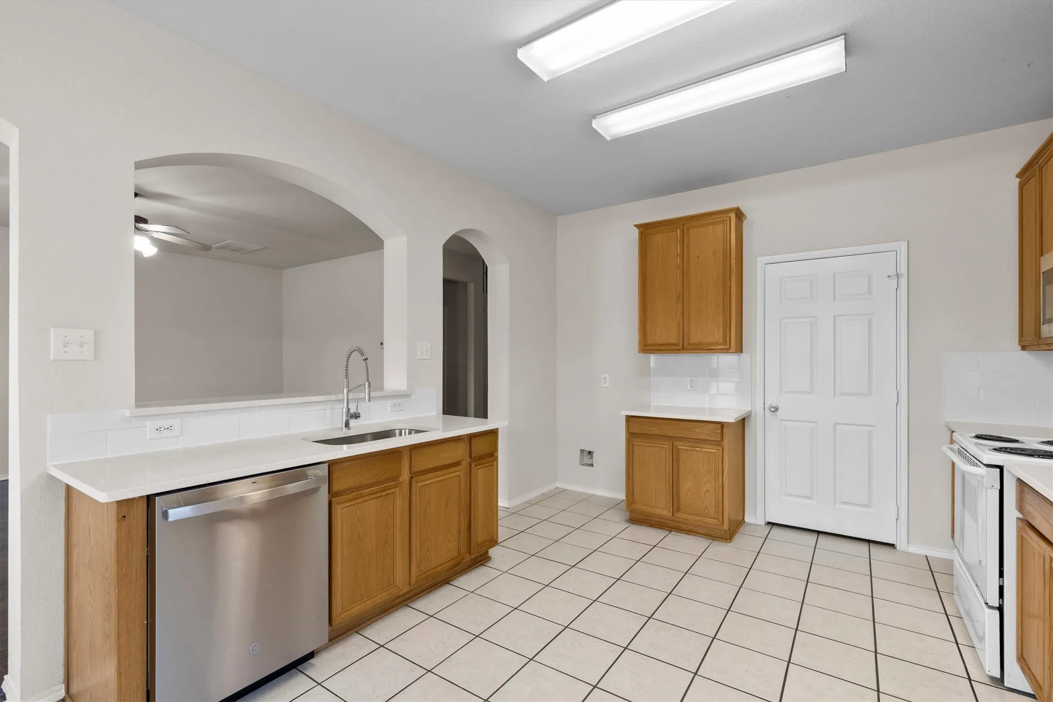 Single Family Residence For Rent in Collin County , 3200 Nandina Street, Mc Kinney, Texas 75071, 5 Bedroom, 3 Bathroom, 2 Garage spaces, 2,709 Sqft, built in 2005, mls#21352901, Real Estate Agent in Mc Kinney, Homes For Rent in Collin county, Homes For Rent in Mc Kinney, Realtor in Mc Kinney Texas, Real Estate Brokerage Independent Realty Texas, Luminita Cordes Realtor