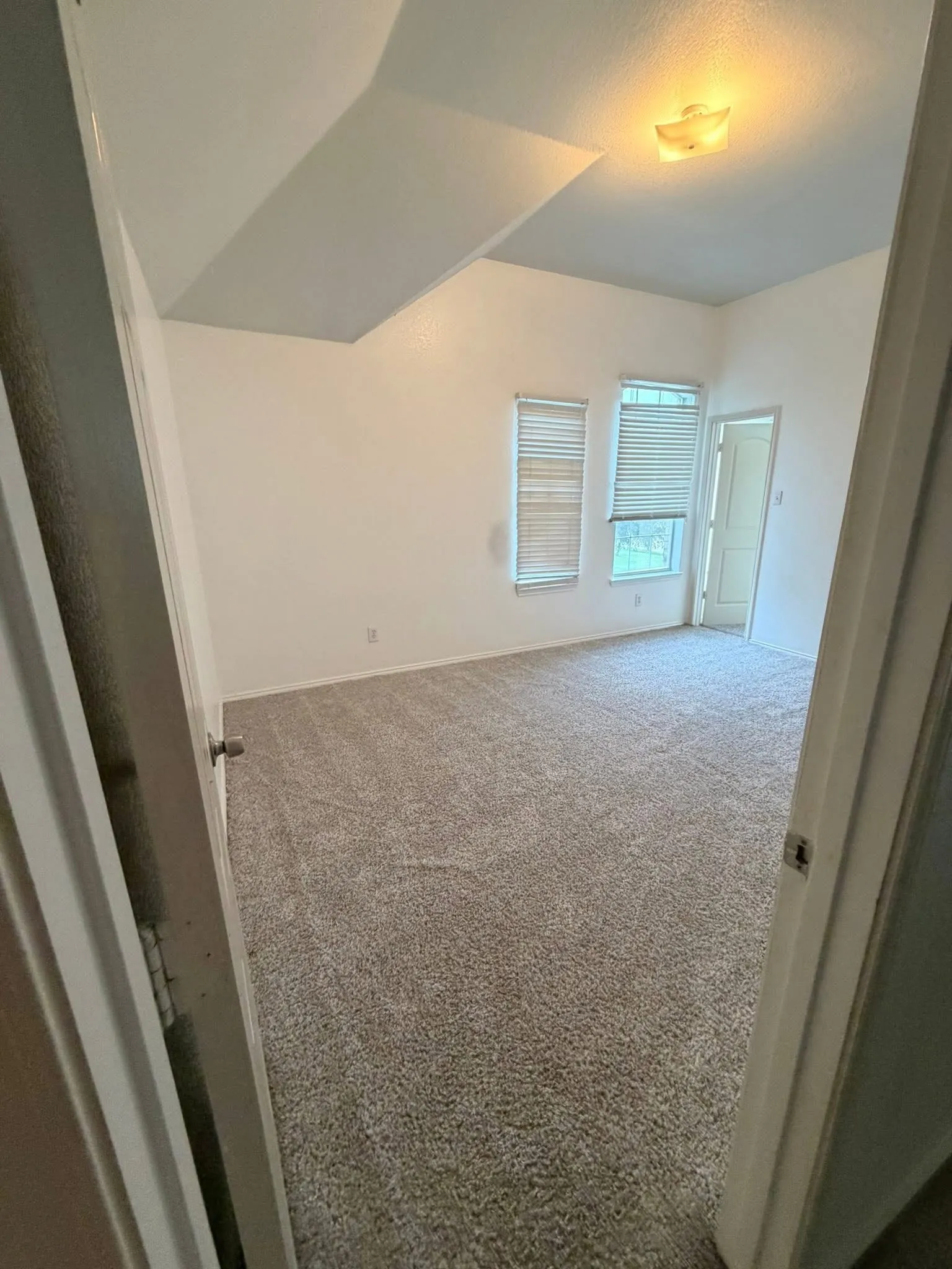 Single Family Residence For Rent in Kaufman County , 2003 Empire Court, Heartland, Texas 75126, 3 Bedroom, 3 Bathroom, 3 Garage spaces, 2,349 Sqft, built in 2006, mls#21355312, Real Estate Agent in Heartland, Homes For Rent in Kaufman county, Homes For Rent in Heartland, Realtor in Heartland Texas, Real Estate Brokerage Independent Realty Texas, Luminita Cordes Realtor