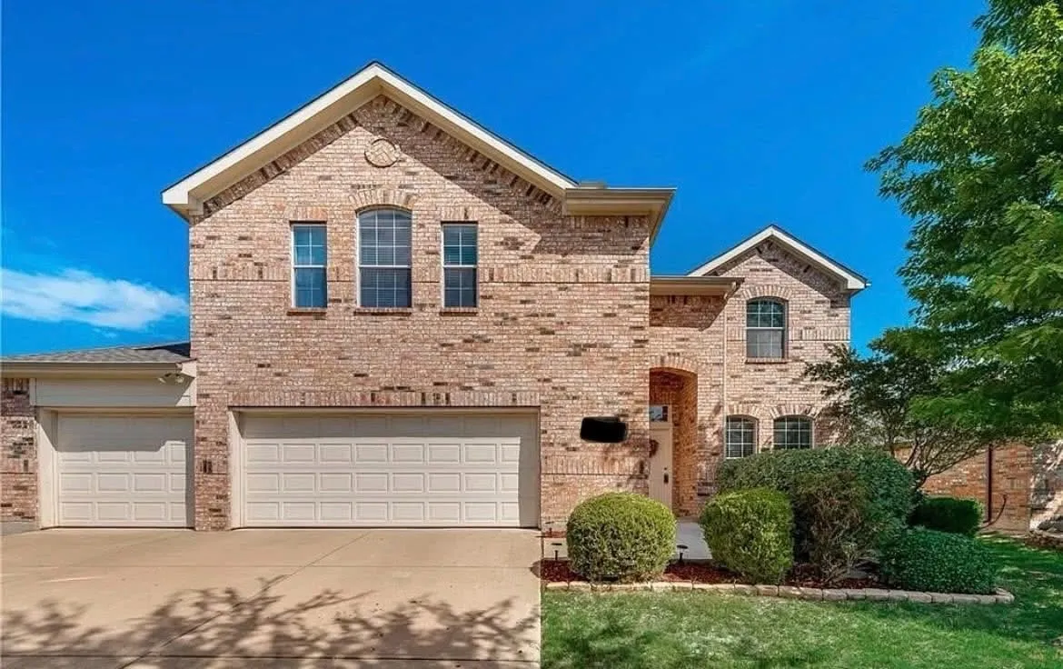 Single Family Residence For Rent in Kaufman County , 2003 Empire Court, Heartland, Texas 75126, 3 Bedroom, 3 Bathroom, 3 Garage spaces, 2,349 Sqft, built in 2006, mls#21355312, Real Estate Agent in Heartland, Homes For Rent in Kaufman county, Homes For Rent in Heartland, Realtor in Heartland Texas, Real Estate Brokerage Independent Realty Texas, Luminita Cordes Realtor