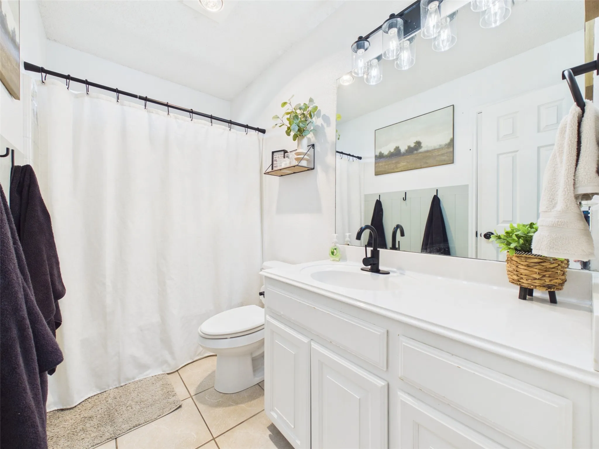 Single Family Residence For Sale in Wichita County , 1 Callie Court, Wichita Falls, Texas 76310, 4 Bedroom, 2 Bathroom, 2 Garage spaces, 1,966 Sqft, built in 2007, Price $338,750, mls#21355708, Real Estate Agent in Wichita Falls, Homes For Sale in Wichita county, Homes For Sale in Wichita Falls, Realtor in Wichita Falls Texas, Real Estate Brokerage Independent Realty Texas, Luminita Cordes Realtor