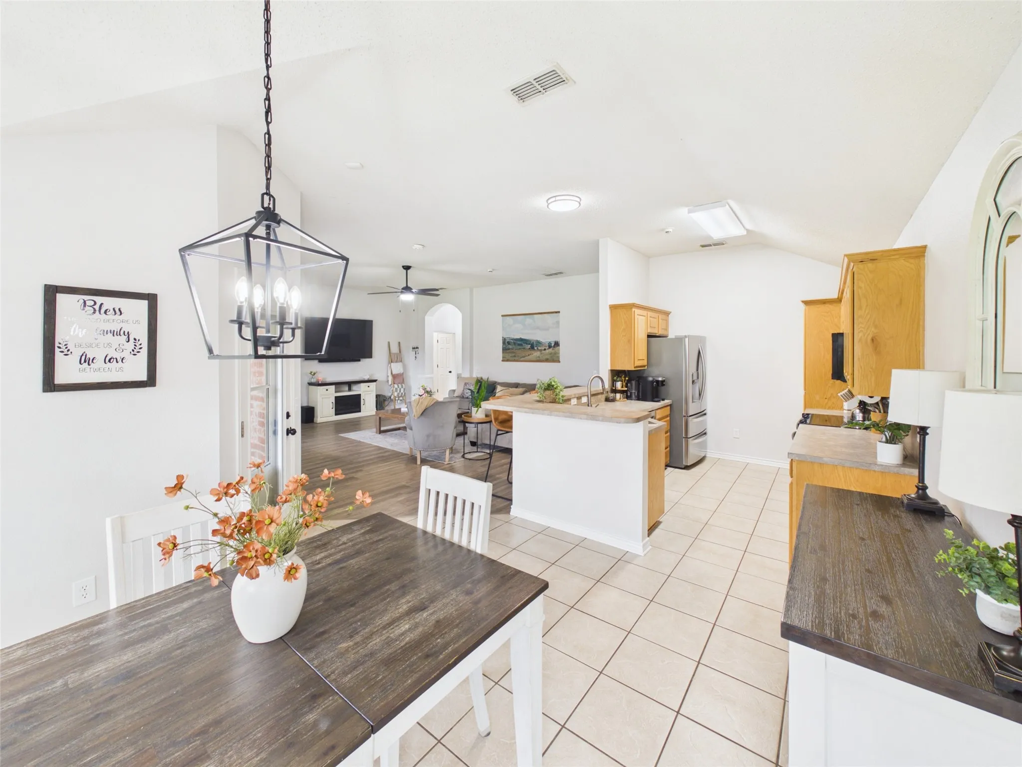 Single Family Residence For Sale in Wichita County , 1 Callie Court, Wichita Falls, Texas 76310, 4 Bedroom, 2 Bathroom, 2 Garage spaces, 1,966 Sqft, built in 2007, Price $338,750, mls#21355708, Real Estate Agent in Wichita Falls, Homes For Sale in Wichita county, Homes For Sale in Wichita Falls, Realtor in Wichita Falls Texas, Real Estate Brokerage Independent Realty Texas, Luminita Cordes Realtor