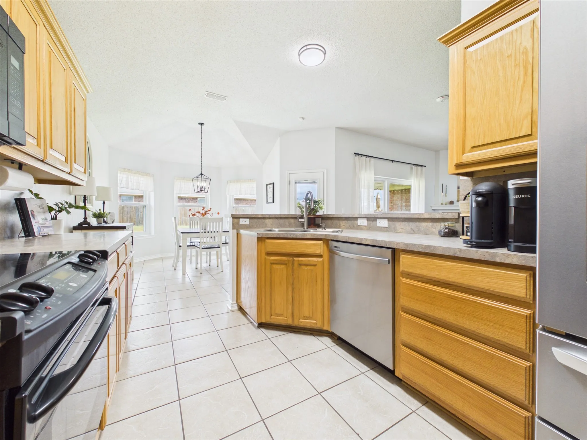 Single Family Residence For Sale in Wichita County , 1 Callie Court, Wichita Falls, Texas 76310, 4 Bedroom, 2 Bathroom, 2 Garage spaces, 1,966 Sqft, built in 2007, Price $338,750, mls#21355708, Real Estate Agent in Wichita Falls, Homes For Sale in Wichita county, Homes For Sale in Wichita Falls, Realtor in Wichita Falls Texas, Real Estate Brokerage Independent Realty Texas, Luminita Cordes Realtor