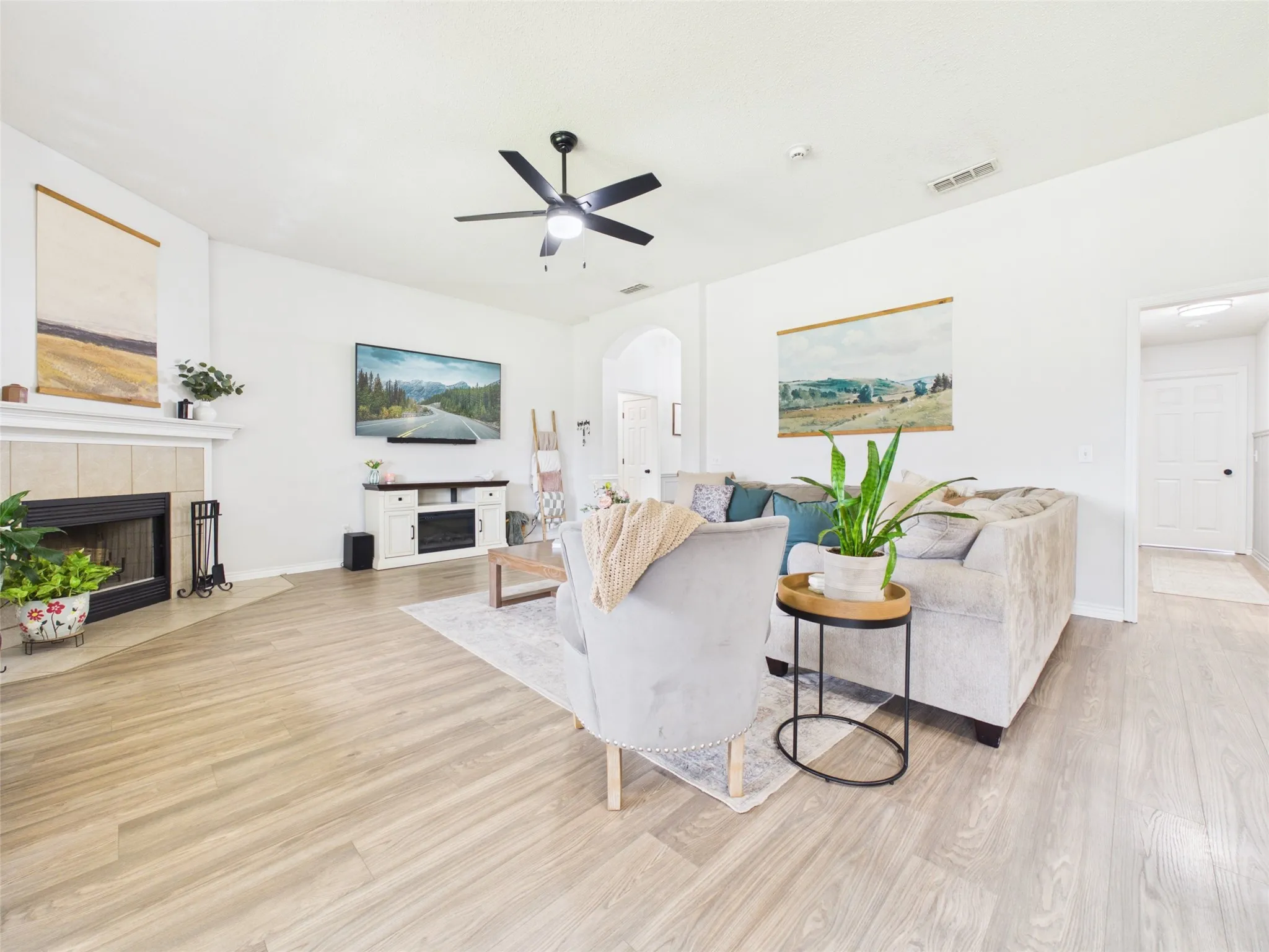 Single Family Residence For Sale in Wichita County , 1 Callie Court, Wichita Falls, Texas 76310, 4 Bedroom, 2 Bathroom, 2 Garage spaces, 1,966 Sqft, built in 2007, Price $338,750, mls#21355708, Real Estate Agent in Wichita Falls, Homes For Sale in Wichita county, Homes For Sale in Wichita Falls, Realtor in Wichita Falls Texas, Real Estate Brokerage Independent Realty Texas, Luminita Cordes Realtor