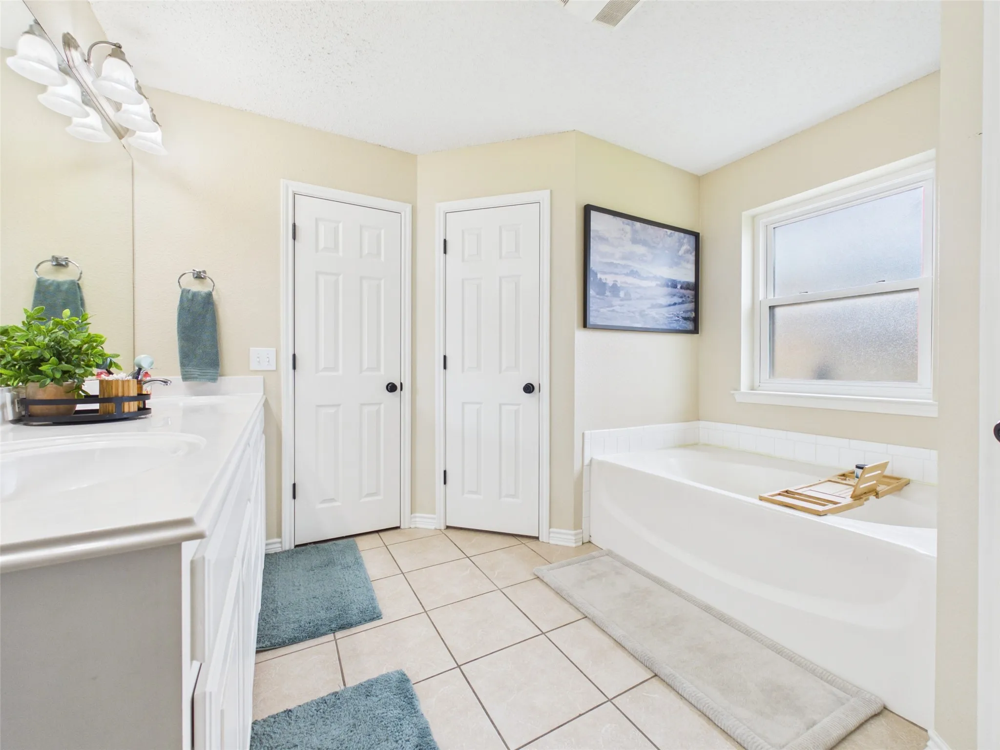 Single Family Residence For Sale in Wichita County , 1 Callie Court, Wichita Falls, Texas 76310, 4 Bedroom, 2 Bathroom, 2 Garage spaces, 1,966 Sqft, built in 2007, Price $338,750, mls#21355708, Real Estate Agent in Wichita Falls, Homes For Sale in Wichita county, Homes For Sale in Wichita Falls, Realtor in Wichita Falls Texas, Real Estate Brokerage Independent Realty Texas, Luminita Cordes Realtor