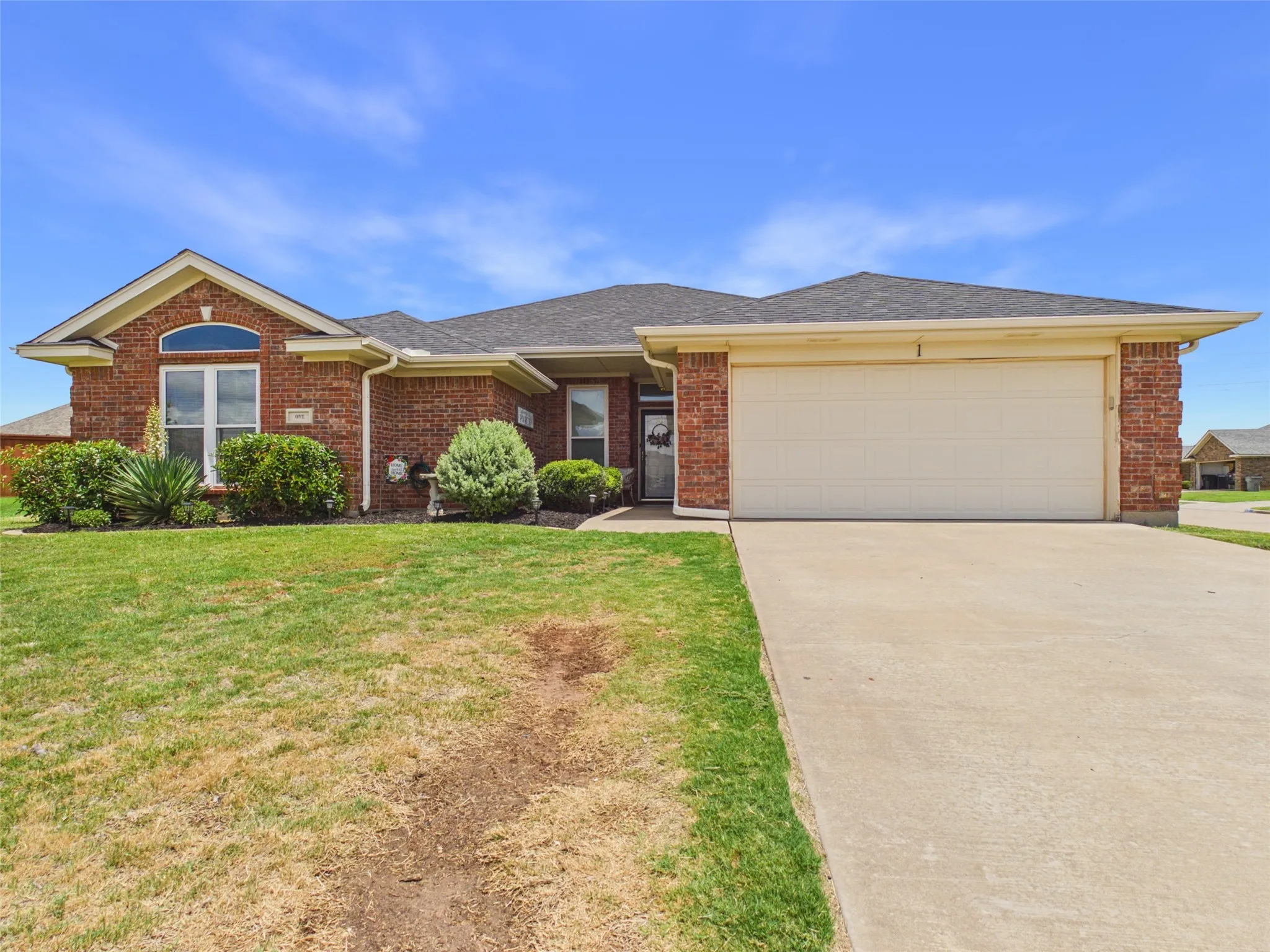 Single Family Residence For Sale in Wichita County , 1 Callie Court, Wichita Falls, Texas 76310, 4 Bedroom, 2 Bathroom, 2 Garage spaces, 1,966 Sqft, built in 2007, Price $338,750, mls#21355708, Real Estate Agent in Wichita Falls, Homes For Sale in Wichita county, Homes For Sale in Wichita Falls, Realtor in Wichita Falls Texas, Real Estate Brokerage Independent Realty Texas, Luminita Cordes Realtor