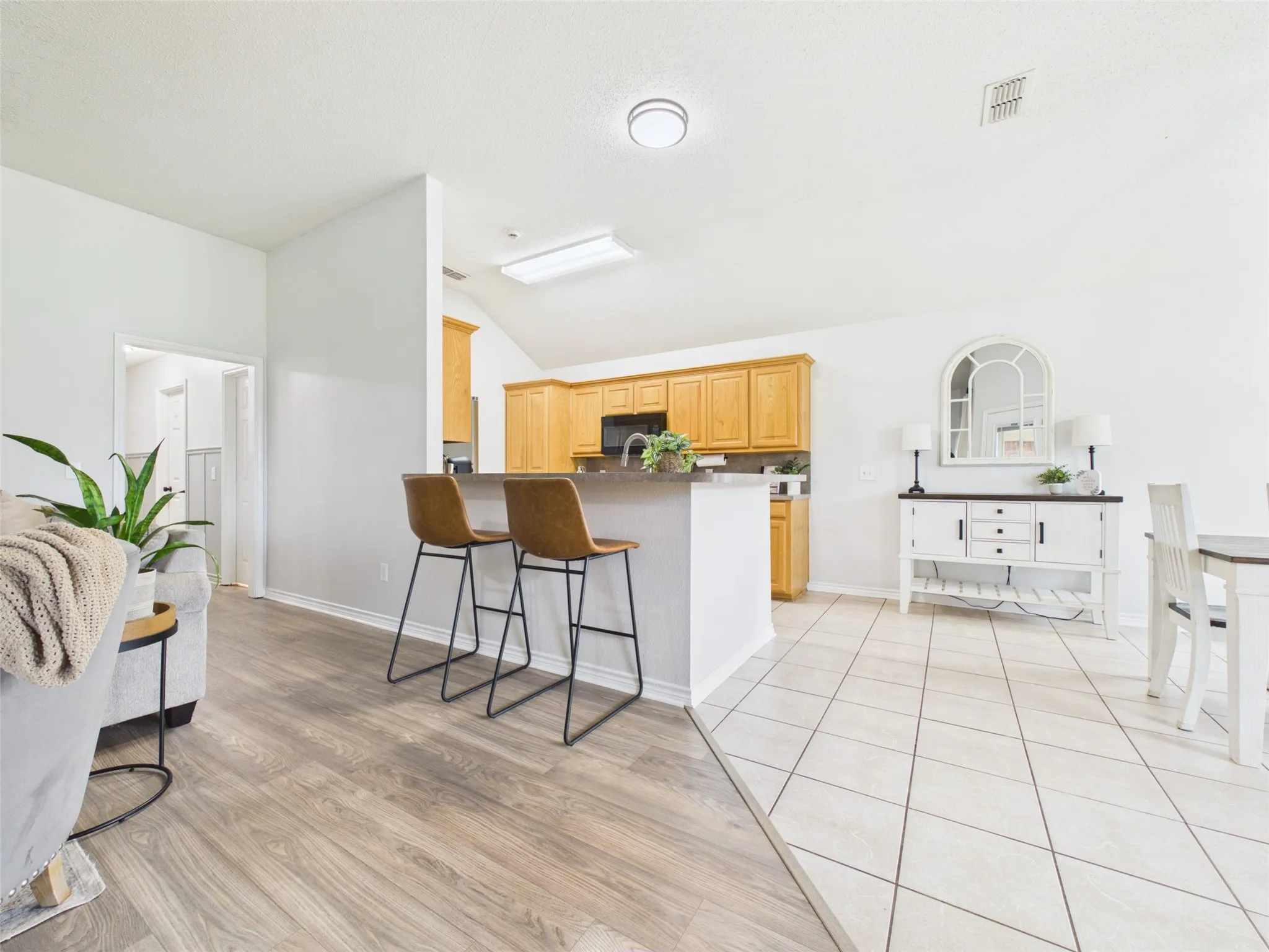 Single Family Residence For Sale in Wichita County , 1 Callie Court, Wichita Falls, Texas 76310, 4 Bedroom, 2 Bathroom, 2 Garage spaces, 1,966 Sqft, built in 2007, Price $338,750, mls#21355708, Real Estate Agent in Wichita Falls, Homes For Sale in Wichita county, Homes For Sale in Wichita Falls, Realtor in Wichita Falls Texas, Real Estate Brokerage Independent Realty Texas, Luminita Cordes Realtor