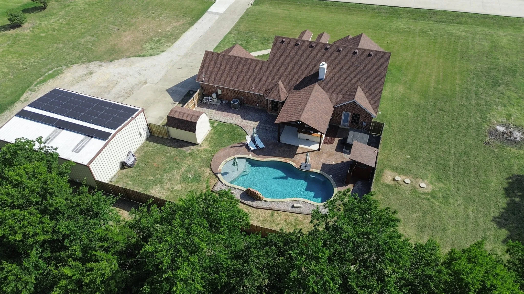 Single Family Residence For Sale in Kaufman County , 11011 Glenn Cove, Forney, Texas 75126, 3 Bedroom, 4 Bathroom, 2 Garage spaces, 1,754 Sqft, built in 2005, mls#21355207, Real Estate Agent in Forney, Homes For Sale in Kaufman county, Homes For Sale in Forney, Realtor in Forney Texas, Real Estate Brokerage Independent Realty Texas, Luminita Cordes Realtor