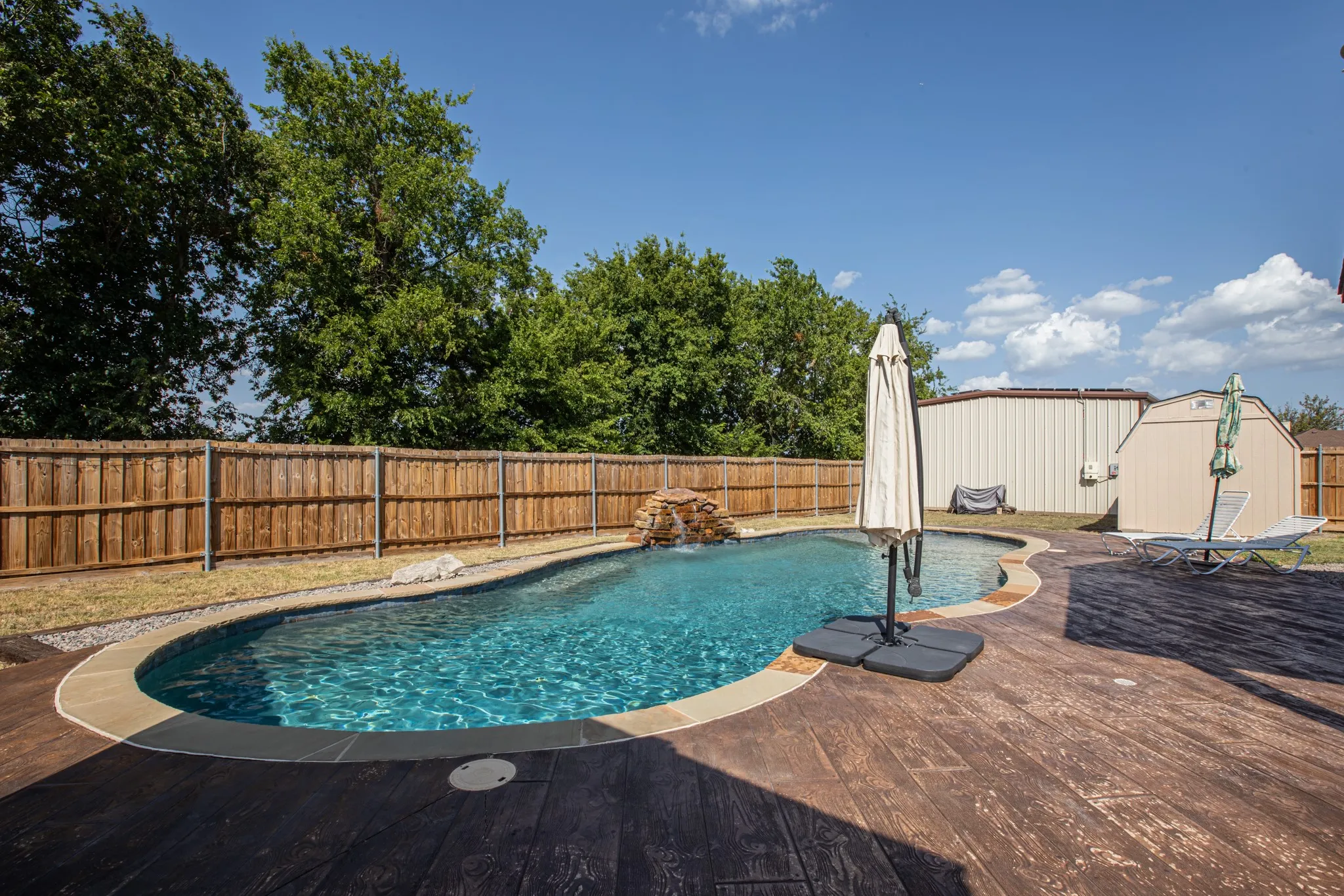 Single Family Residence For Sale in Kaufman County , 11011 Glenn Cove, Forney, Texas 75126, 3 Bedroom, 4 Bathroom, 2 Garage spaces, 1,754 Sqft, built in 2005, mls#21355207, Real Estate Agent in Forney, Homes For Sale in Kaufman county, Homes For Sale in Forney, Realtor in Forney Texas, Real Estate Brokerage Independent Realty Texas, Luminita Cordes Realtor