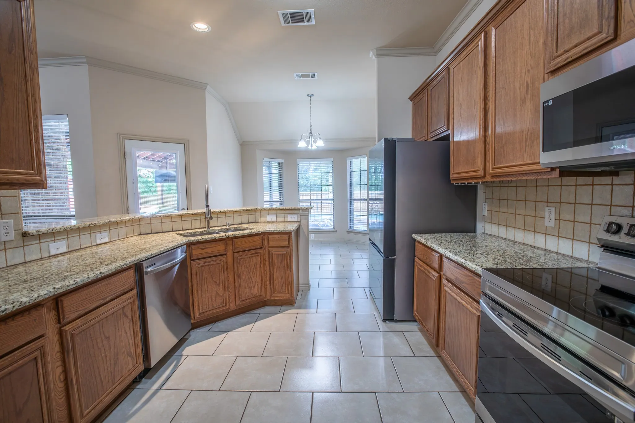 Single Family Residence For Sale in Kaufman County , 11011 Glenn Cove, Forney, Texas 75126, 3 Bedroom, 4 Bathroom, 2 Garage spaces, 1,754 Sqft, built in 2005, mls#21355207, Real Estate Agent in Forney, Homes For Sale in Kaufman county, Homes For Sale in Forney, Realtor in Forney Texas, Real Estate Brokerage Independent Realty Texas, Luminita Cordes Realtor