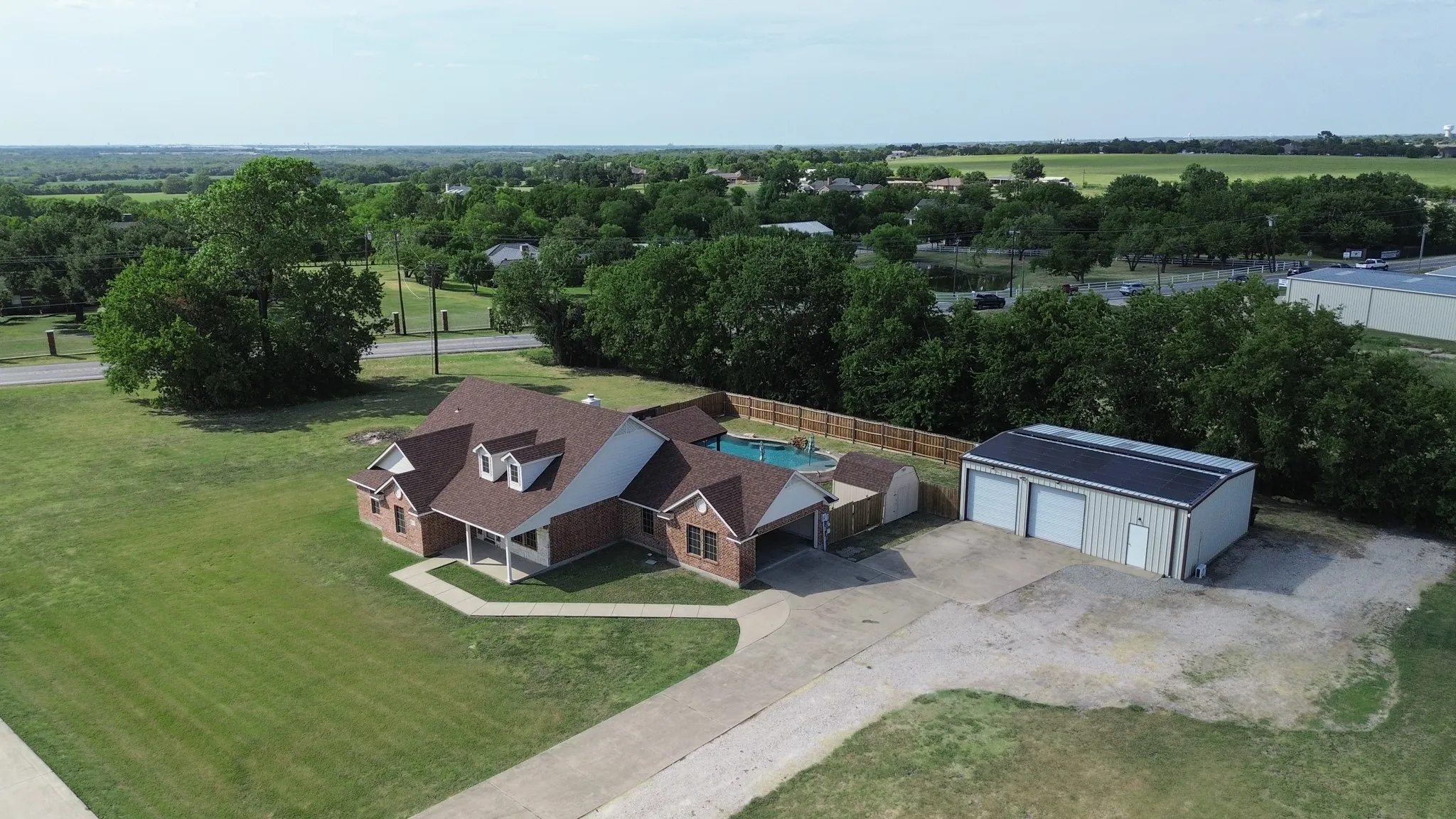 Single Family Residence For Sale in Kaufman County , 11011 Glenn Cove, Forney, Texas 75126, 3 Bedroom, 4 Bathroom, 2 Garage spaces, 1,754 Sqft, built in 2005, mls#21355207, Real Estate Agent in Forney, Homes For Sale in Kaufman county, Homes For Sale in Forney, Realtor in Forney Texas, Real Estate Brokerage Independent Realty Texas, Luminita Cordes Realtor