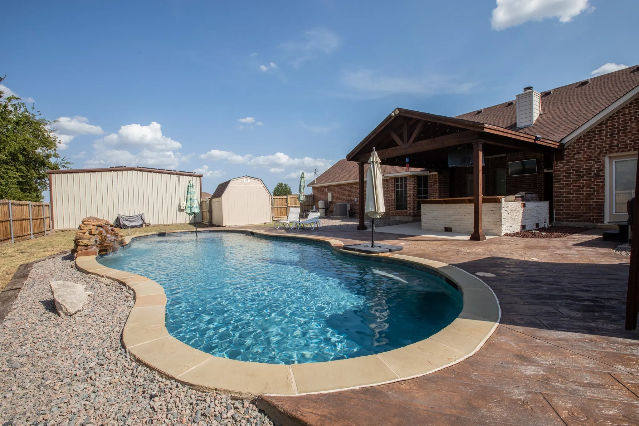Single Family Residence For Sale in Kaufman County , 11011 Glenn Cove, Forney, Texas 75126, 3 Bedroom, 4 Bathroom, 2 Garage spaces, 1,754 Sqft, built in 2005, mls#21355207, Real Estate Agent in Forney, Homes For Sale in Kaufman county, Homes For Sale in Forney, Realtor in Forney Texas, Real Estate Brokerage Independent Realty Texas, Luminita Cordes Realtor