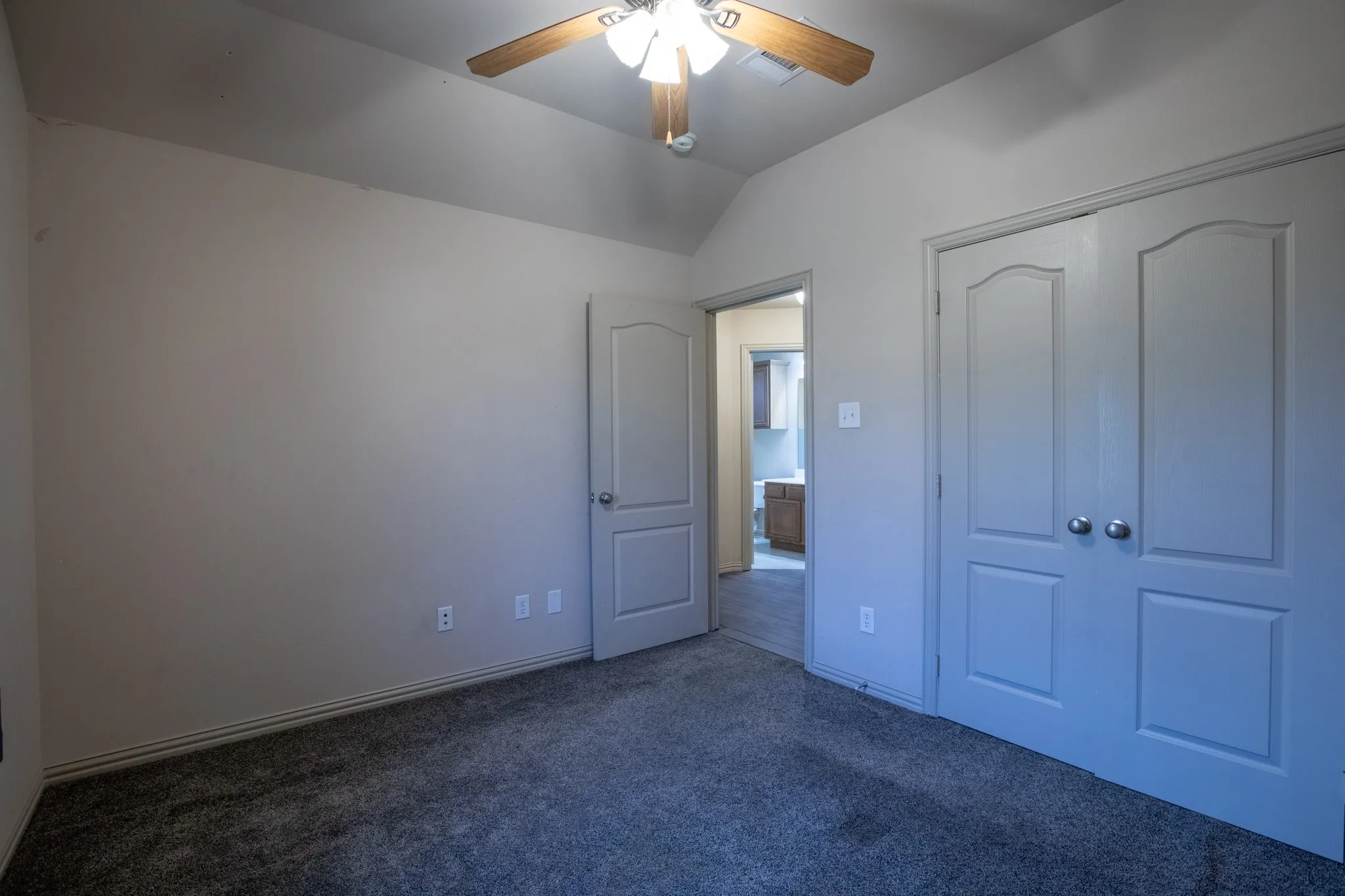 Single Family Residence For Sale in Kaufman County , 11011 Glenn Cove, Forney, Texas 75126, 3 Bedroom, 4 Bathroom, 2 Garage spaces, 1,754 Sqft, built in 2005, mls#21355207, Real Estate Agent in Forney, Homes For Sale in Kaufman county, Homes For Sale in Forney, Realtor in Forney Texas, Real Estate Brokerage Independent Realty Texas, Luminita Cordes Realtor