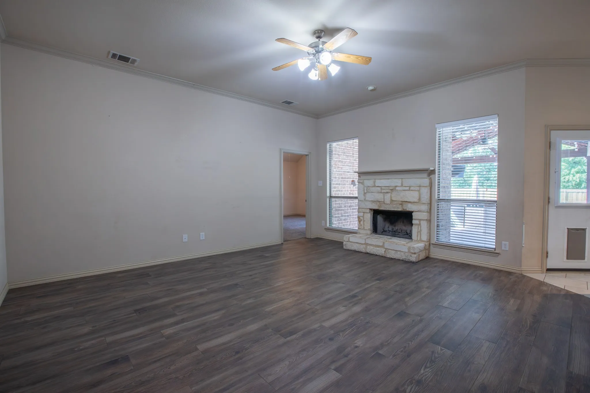 Single Family Residence For Sale in Kaufman County , 11011 Glenn Cove, Forney, Texas 75126, 3 Bedroom, 4 Bathroom, 2 Garage spaces, 1,754 Sqft, built in 2005, mls#21355207, Real Estate Agent in Forney, Homes For Sale in Kaufman county, Homes For Sale in Forney, Realtor in Forney Texas, Real Estate Brokerage Independent Realty Texas, Luminita Cordes Realtor