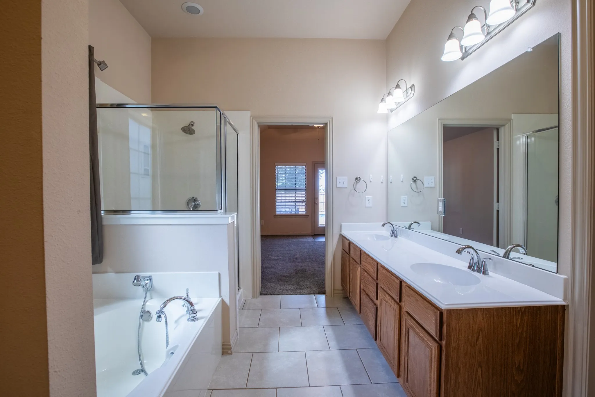 Single Family Residence For Sale in Kaufman County , 11011 Glenn Cove, Forney, Texas 75126, 3 Bedroom, 4 Bathroom, 2 Garage spaces, 1,754 Sqft, built in 2005, mls#21355207, Real Estate Agent in Forney, Homes For Sale in Kaufman county, Homes For Sale in Forney, Realtor in Forney Texas, Real Estate Brokerage Independent Realty Texas, Luminita Cordes Realtor