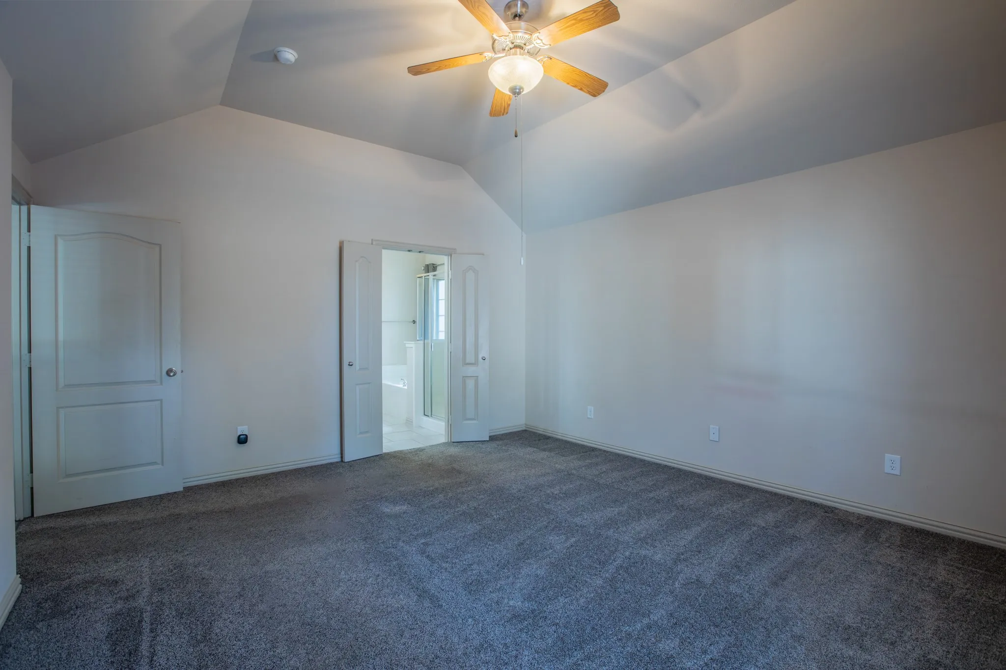 Single Family Residence For Sale in Kaufman County , 11011 Glenn Cove, Forney, Texas 75126, 3 Bedroom, 4 Bathroom, 2 Garage spaces, 1,754 Sqft, built in 2005, mls#21355207, Real Estate Agent in Forney, Homes For Sale in Kaufman county, Homes For Sale in Forney, Realtor in Forney Texas, Real Estate Brokerage Independent Realty Texas, Luminita Cordes Realtor