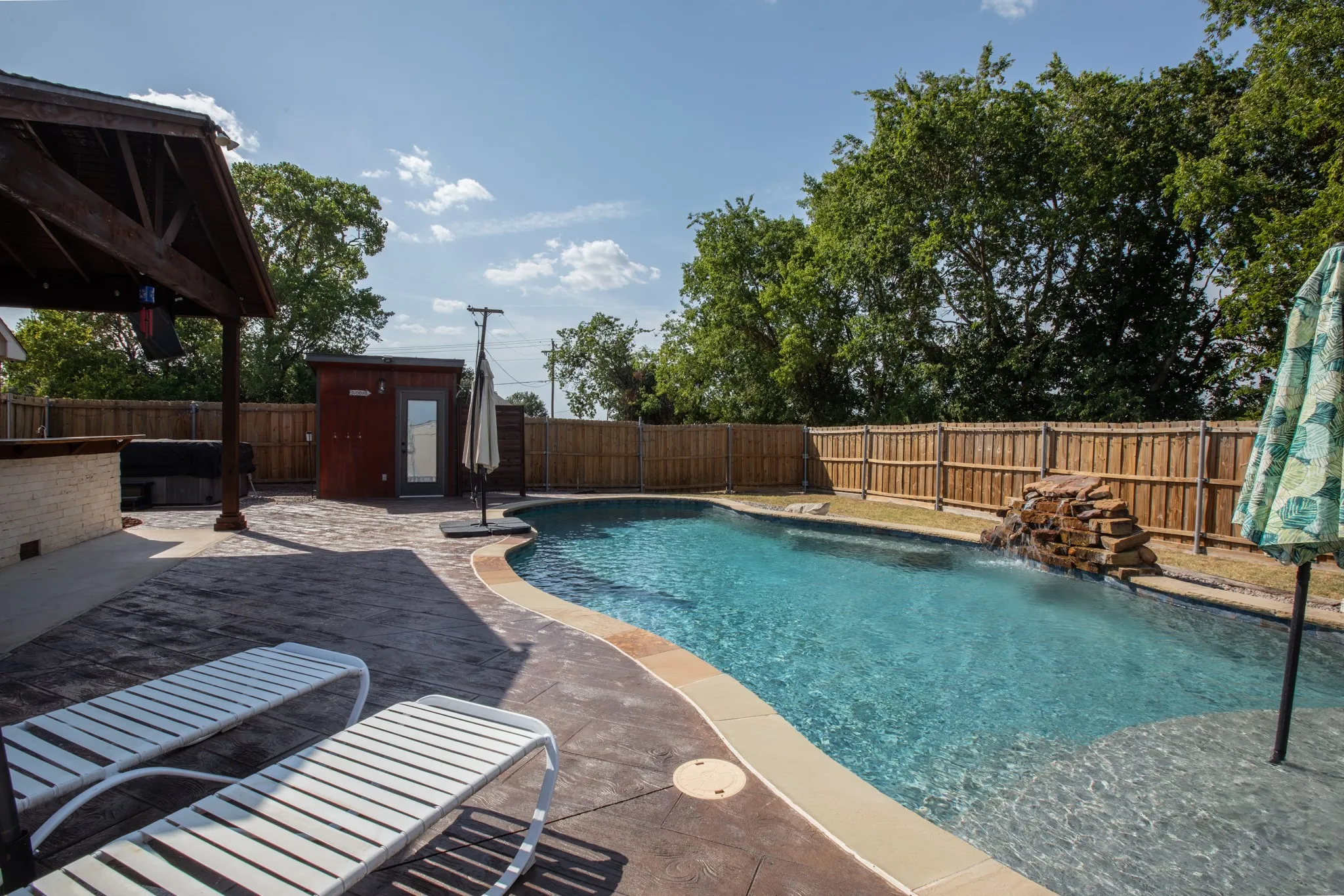 Single Family Residence For Sale in Kaufman County , 11011 Glenn Cove, Forney, Texas 75126, 3 Bedroom, 4 Bathroom, 2 Garage spaces, 1,754 Sqft, built in 2005, mls#21355207, Real Estate Agent in Forney, Homes For Sale in Kaufman county, Homes For Sale in Forney, Realtor in Forney Texas, Real Estate Brokerage Independent Realty Texas, Luminita Cordes Realtor