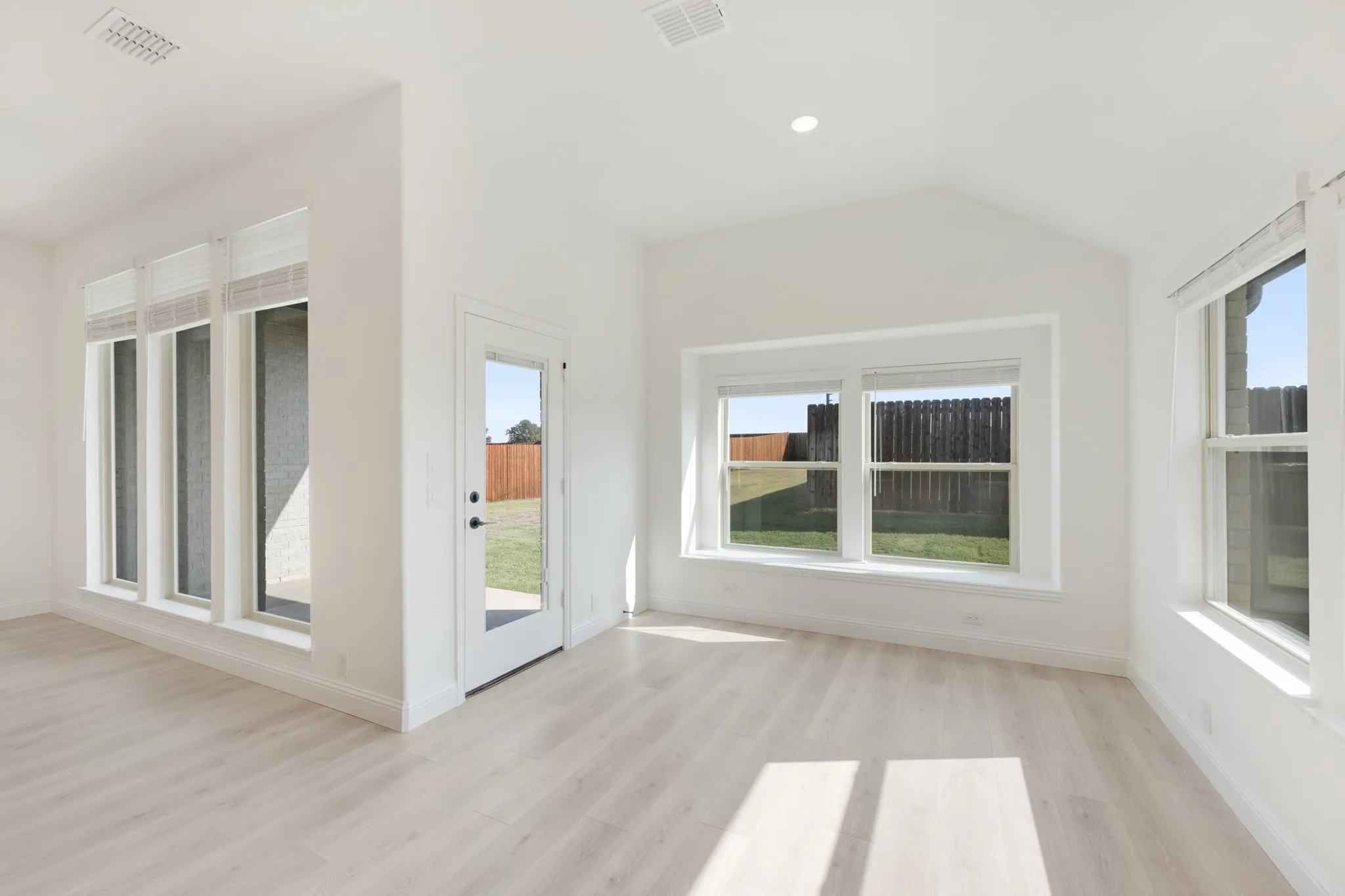 Single Family Residence For Sale in Hood County , 268 Coronado Court, Granbury, Texas 76048, 4 Bedroom, 3 Bathroom, 2 Garage spaces, 2,098 Sqft, built in 2026, mls#21355520, Real Estate Agent in Granbury, Homes For Sale in Hood county, Homes For Sale in Granbury, Realtor in Granbury Texas, Real Estate Brokerage Independent Realty Texas, Luminita Cordes Realtor