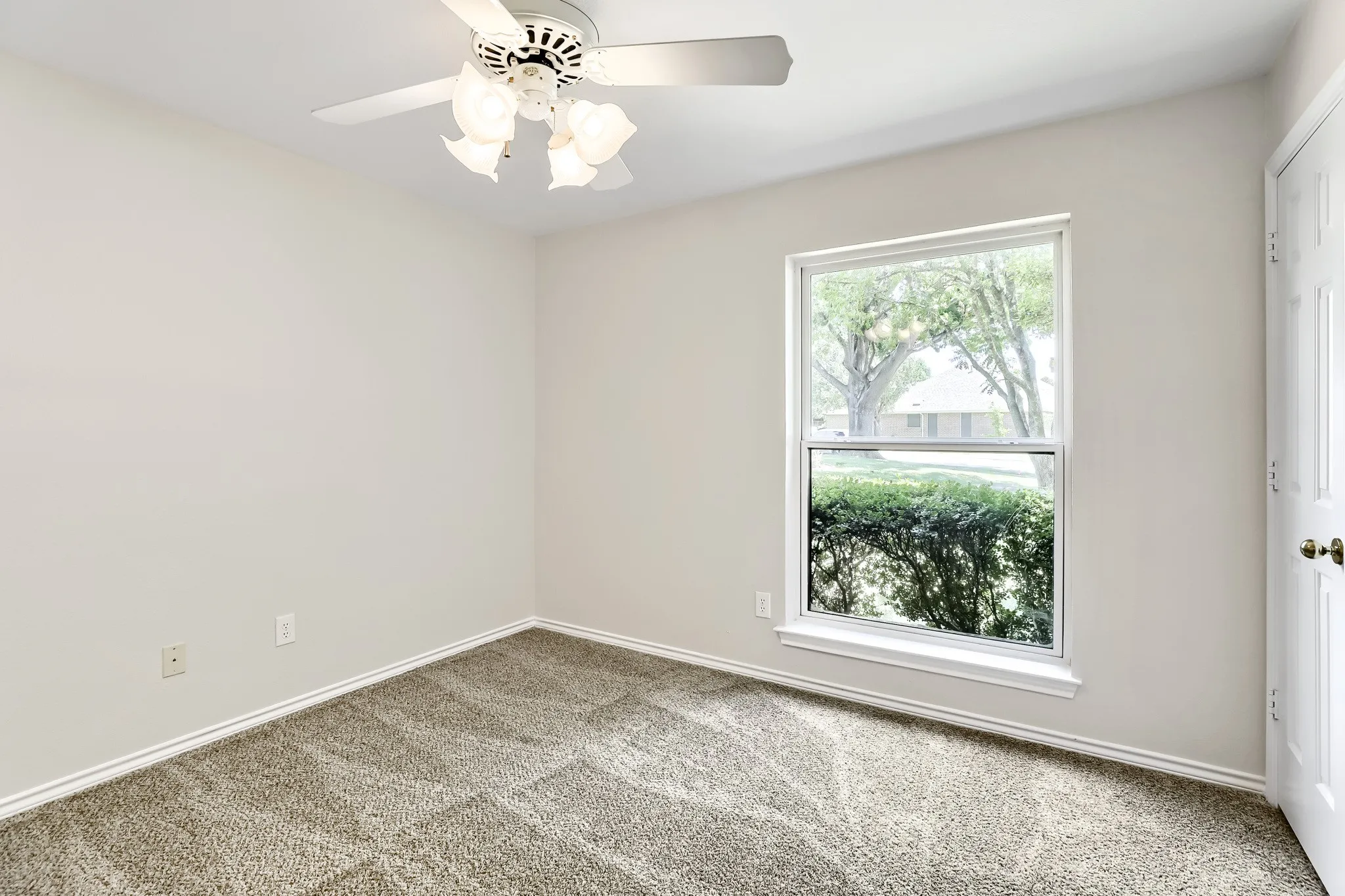 Single Family Residence For Sale in Dallas County , 1522 Bonanza Court, Sachse, Texas 75048, 3 Bedroom, 3 Bathroom, 2 Garage spaces, 2,244 Sqft, built in 1992, mls#21346784, Real Estate Agent in Sachse, Homes For Sale in Dallas county, Homes For Sale in Sachse, Realtor in Sachse Texas, Real Estate Brokerage Independent Realty Texas, Luminita Cordes Realtor