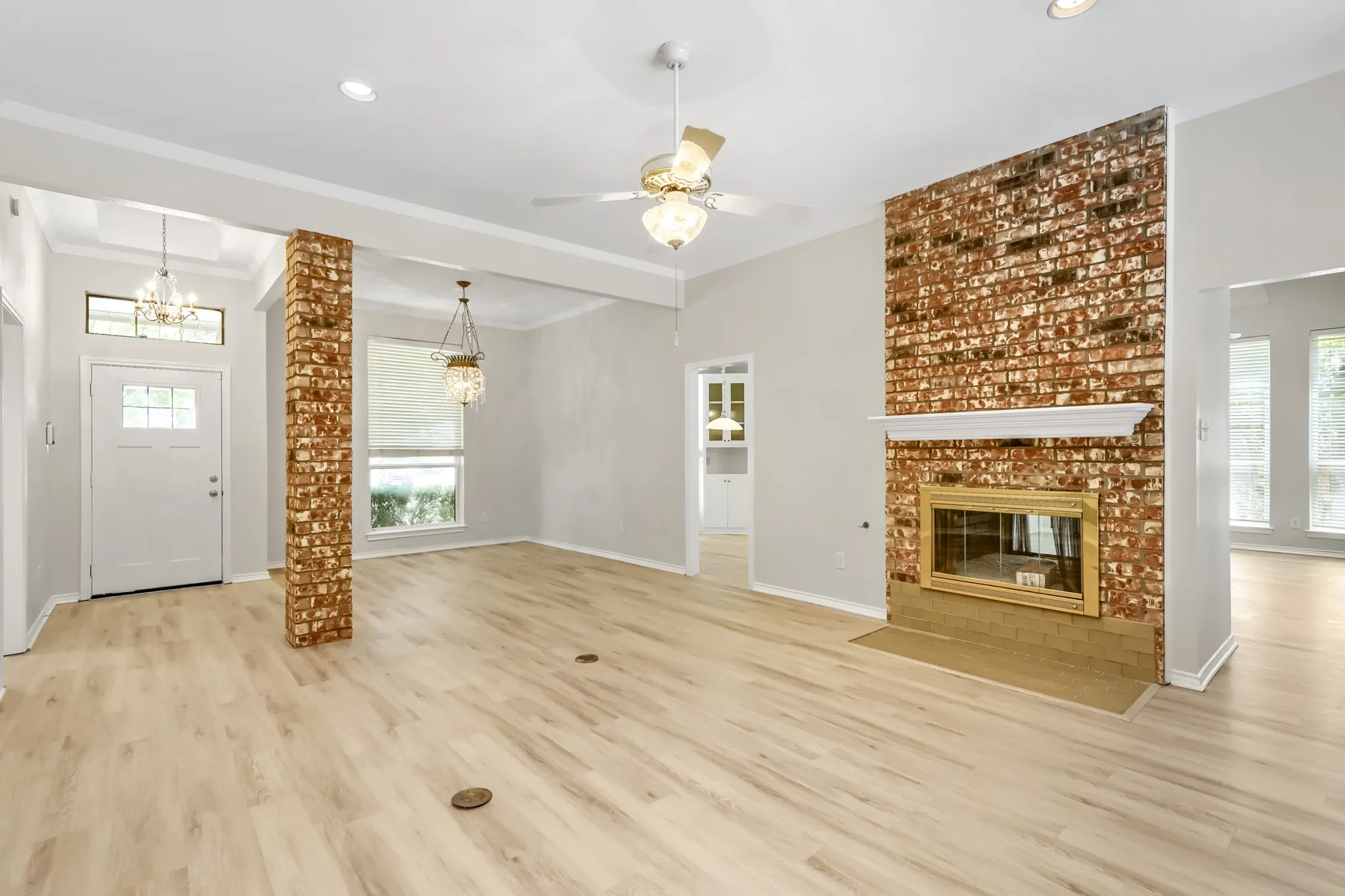 Single Family Residence For Sale in Dallas County , 1522 Bonanza Court, Sachse, Texas 75048, 3 Bedroom, 3 Bathroom, 2 Garage spaces, 2,244 Sqft, built in 1992, mls#21346784, Real Estate Agent in Sachse, Homes For Sale in Dallas county, Homes For Sale in Sachse, Realtor in Sachse Texas, Real Estate Brokerage Independent Realty Texas, Luminita Cordes Realtor