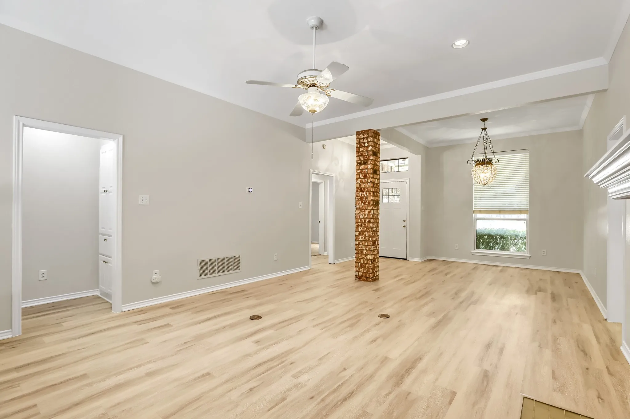 Single Family Residence For Sale in Dallas County , 1522 Bonanza Court, Sachse, Texas 75048, 3 Bedroom, 3 Bathroom, 2 Garage spaces, 2,244 Sqft, built in 1992, mls#21346784, Real Estate Agent in Sachse, Homes For Sale in Dallas county, Homes For Sale in Sachse, Realtor in Sachse Texas, Real Estate Brokerage Independent Realty Texas, Luminita Cordes Realtor