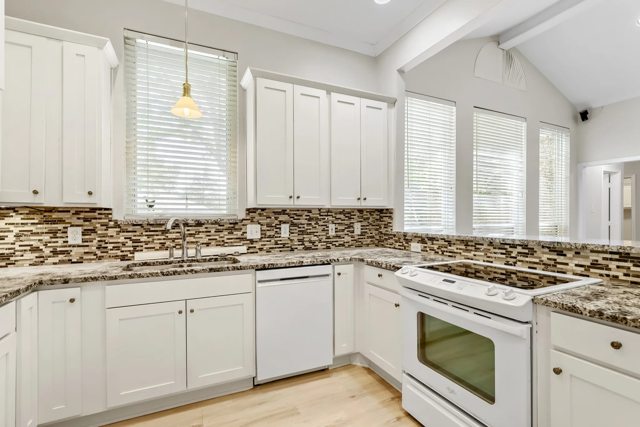 Single Family Residence For Sale in Dallas County , 1522 Bonanza Court, Sachse, Texas 75048, 3 Bedroom, 3 Bathroom, 2 Garage spaces, 2,244 Sqft, built in 1992, mls#21346784, Real Estate Agent in Sachse, Homes For Sale in Dallas county, Homes For Sale in Sachse, Realtor in Sachse Texas, Real Estate Brokerage Independent Realty Texas, Luminita Cordes Realtor