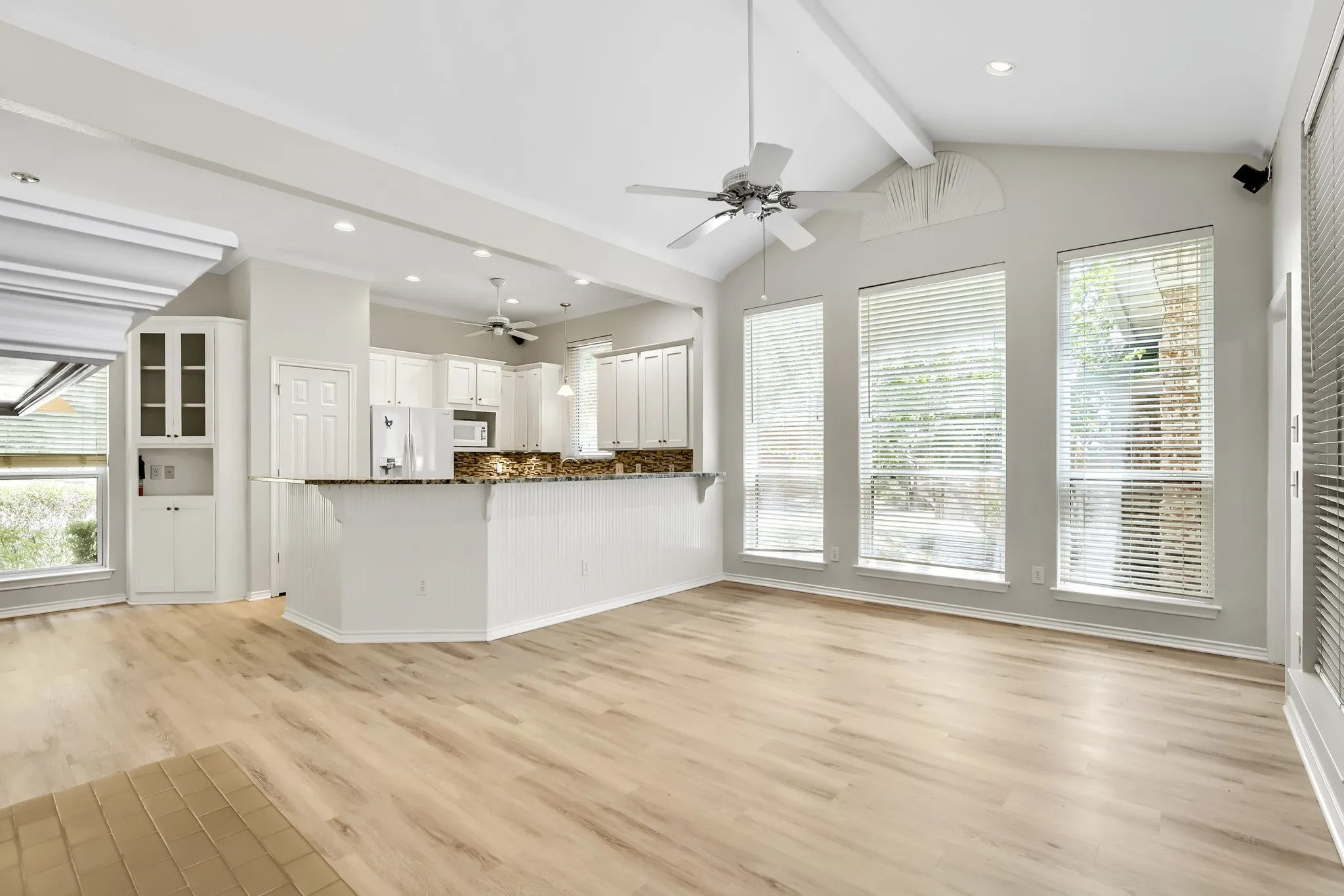 Single Family Residence For Sale in Dallas County , 1522 Bonanza Court, Sachse, Texas 75048, 3 Bedroom, 3 Bathroom, 2 Garage spaces, 2,244 Sqft, built in 1992, mls#21346784, Real Estate Agent in Sachse, Homes For Sale in Dallas county, Homes For Sale in Sachse, Realtor in Sachse Texas, Real Estate Brokerage Independent Realty Texas, Luminita Cordes Realtor