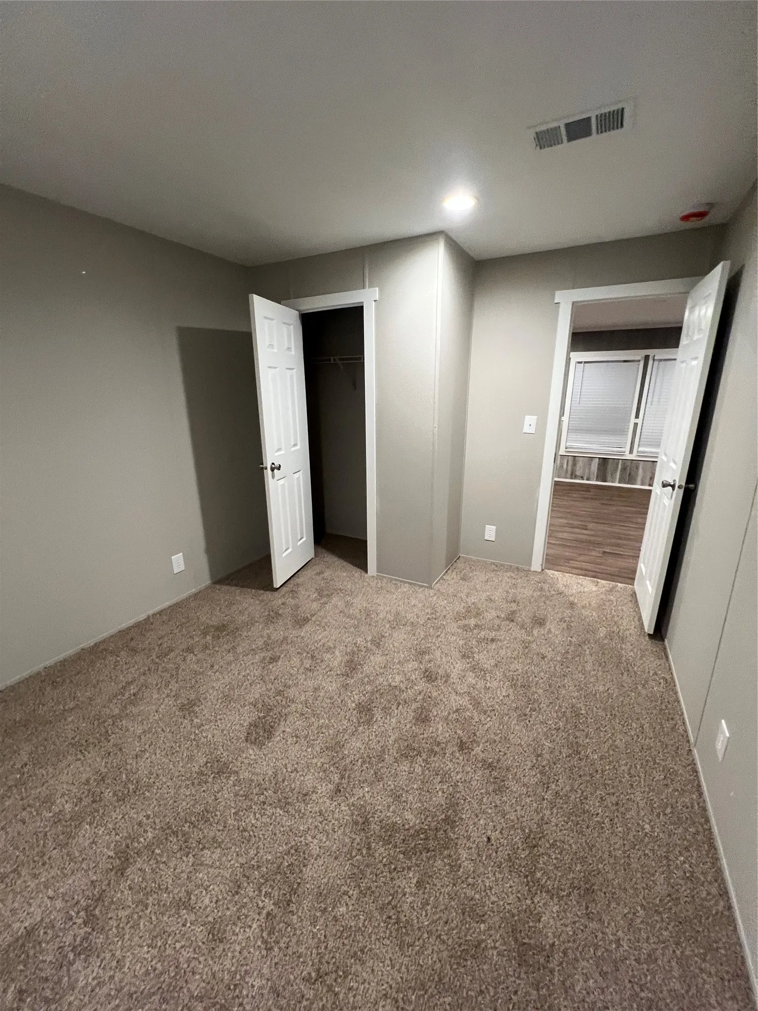 Mobile Home For Sale in Bosque County , 197 E Sweden Street, Walnut Springs, Texas 76690, 5 Bedroom, 3 Bathroom, Garage spaces, 1,890 Sqft, built in 2022, mls#21355737, Real Estate Agent in Walnut Springs, Homes For Sale in Bosque county, Homes For Sale in Walnut Springs, Realtor in Walnut Springs Texas, Real Estate Brokerage Independent Realty Texas, Luminita Cordes Realtor