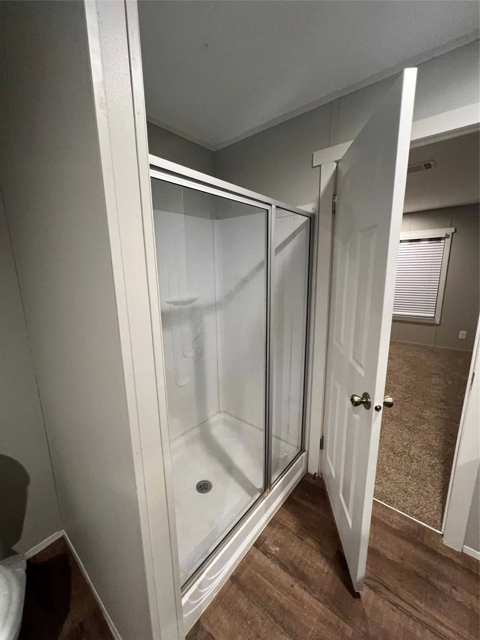 Mobile Home For Sale in Bosque County , 197 E Sweden Street, Walnut Springs, Texas 76690, 5 Bedroom, 3 Bathroom, Garage spaces, 1,890 Sqft, built in 2022, mls#21355737, Real Estate Agent in Walnut Springs, Homes For Sale in Bosque county, Homes For Sale in Walnut Springs, Realtor in Walnut Springs Texas, Real Estate Brokerage Independent Realty Texas, Luminita Cordes Realtor