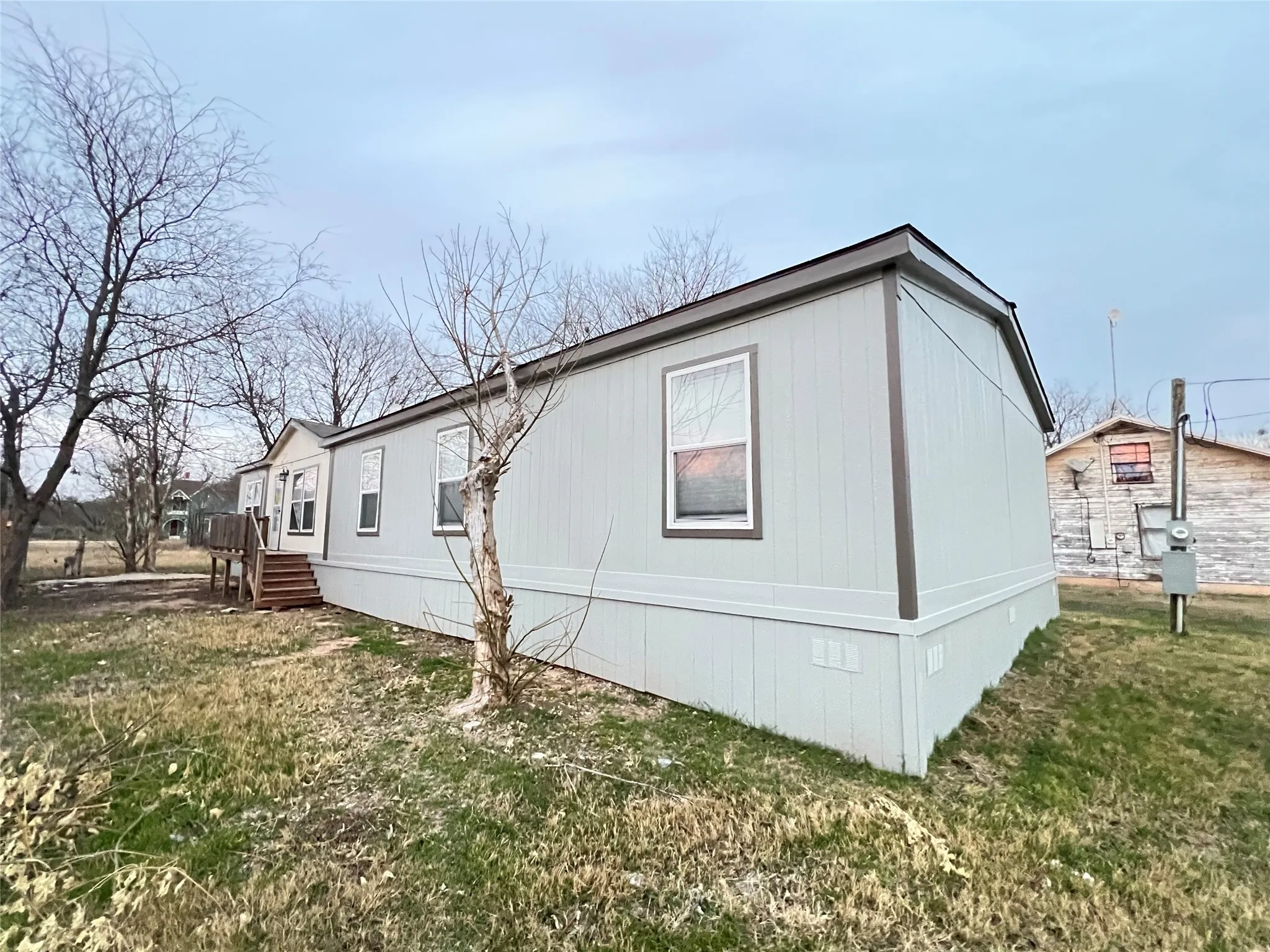Mobile Home For Sale in Bosque County , 197 E Sweden Street, Walnut Springs, Texas 76690, 5 Bedroom, 3 Bathroom, Garage spaces, 1,890 Sqft, built in 2022, mls#21355737, Real Estate Agent in Walnut Springs, Homes For Sale in Bosque county, Homes For Sale in Walnut Springs, Realtor in Walnut Springs Texas, Real Estate Brokerage Independent Realty Texas, Luminita Cordes Realtor