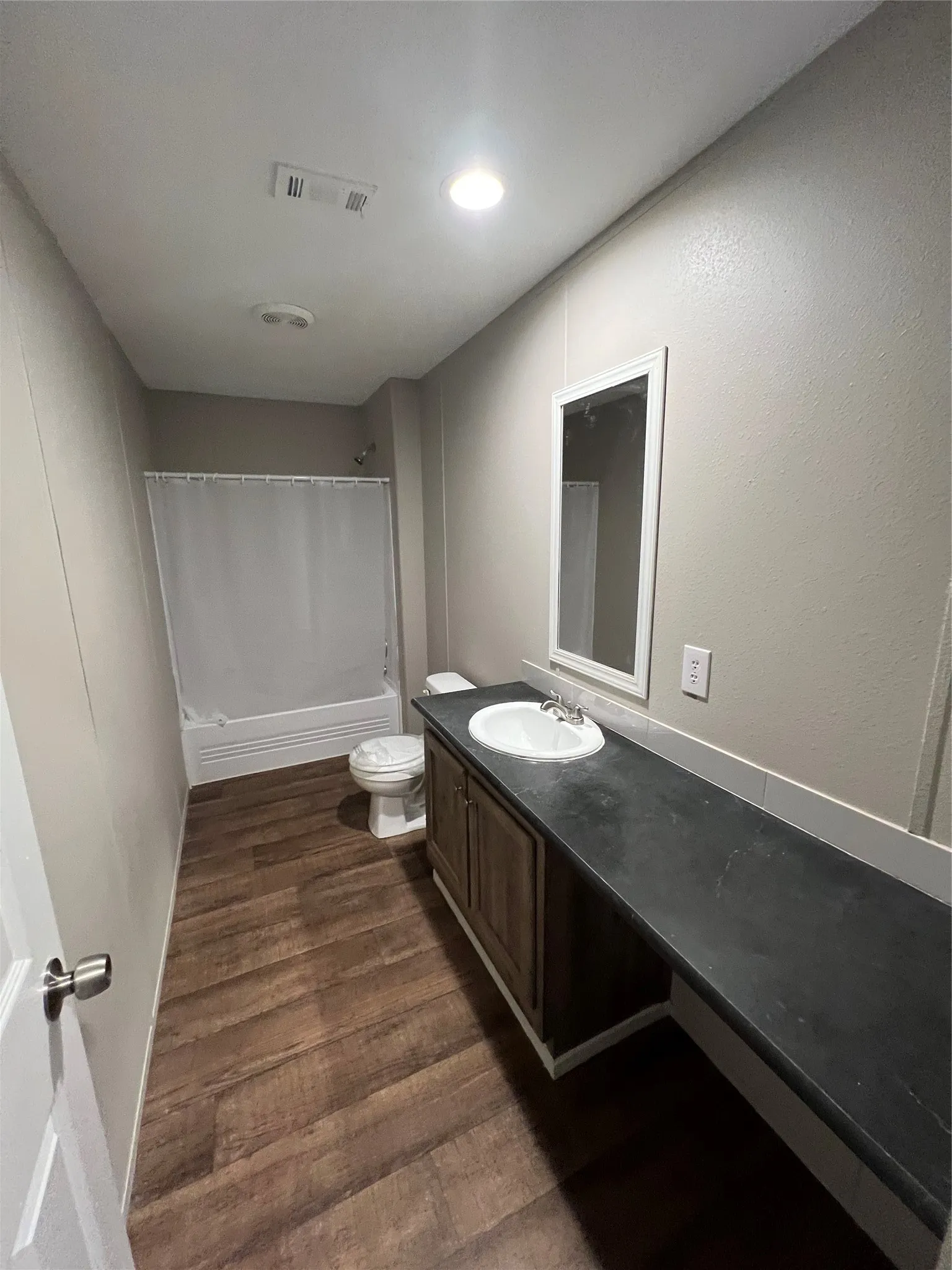 Mobile Home For Sale in Bosque County , 197 E Sweden Street, Walnut Springs, Texas 76690, 5 Bedroom, 3 Bathroom, Garage spaces, 1,890 Sqft, built in 2022, mls#21355737, Real Estate Agent in Walnut Springs, Homes For Sale in Bosque county, Homes For Sale in Walnut Springs, Realtor in Walnut Springs Texas, Real Estate Brokerage Independent Realty Texas, Luminita Cordes Realtor