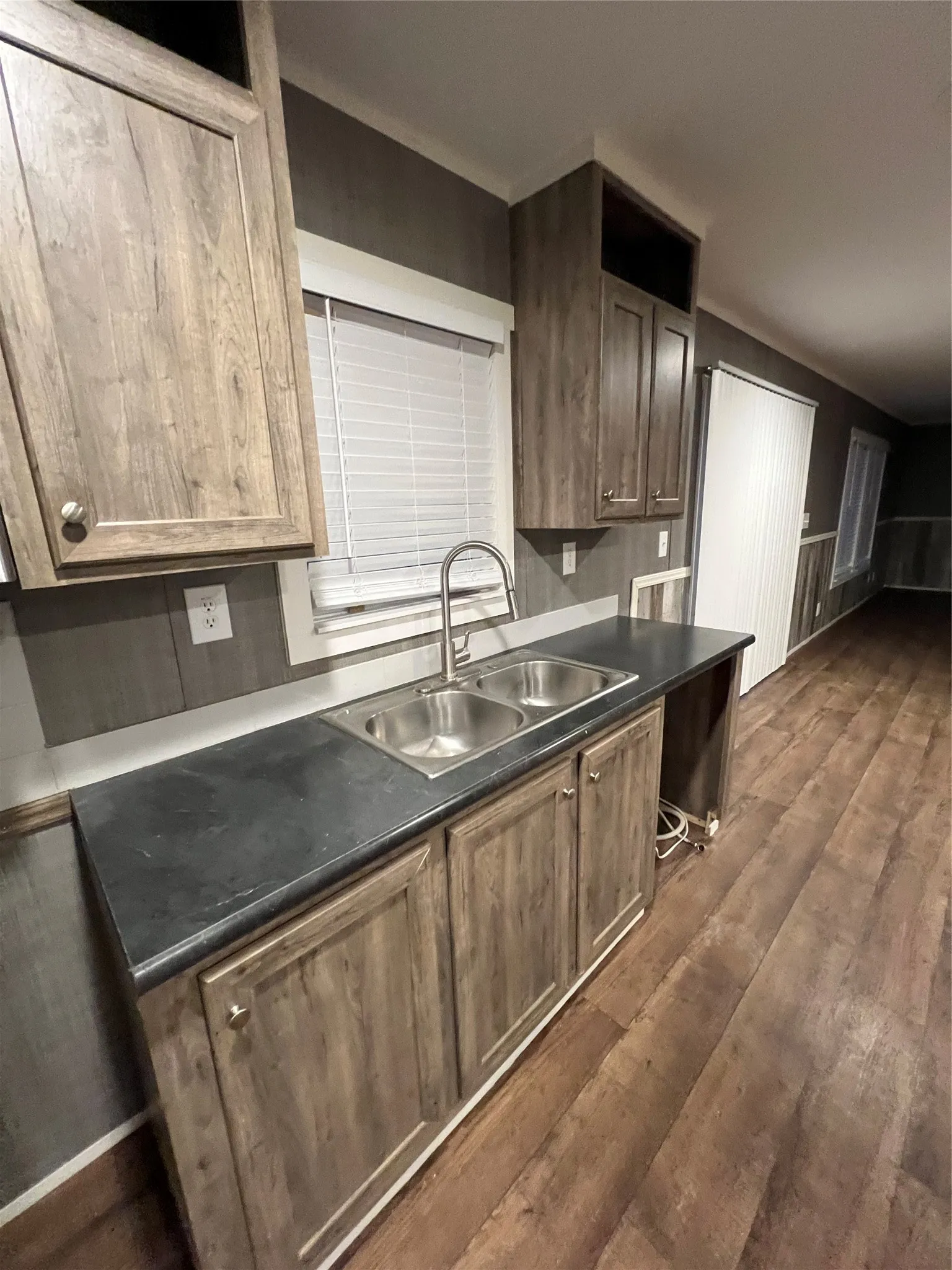 Mobile Home For Sale in Bosque County , 197 E Sweden Street, Walnut Springs, Texas 76690, 5 Bedroom, 3 Bathroom, Garage spaces, 1,890 Sqft, built in 2022, mls#21355737, Real Estate Agent in Walnut Springs, Homes For Sale in Bosque county, Homes For Sale in Walnut Springs, Realtor in Walnut Springs Texas, Real Estate Brokerage Independent Realty Texas, Luminita Cordes Realtor