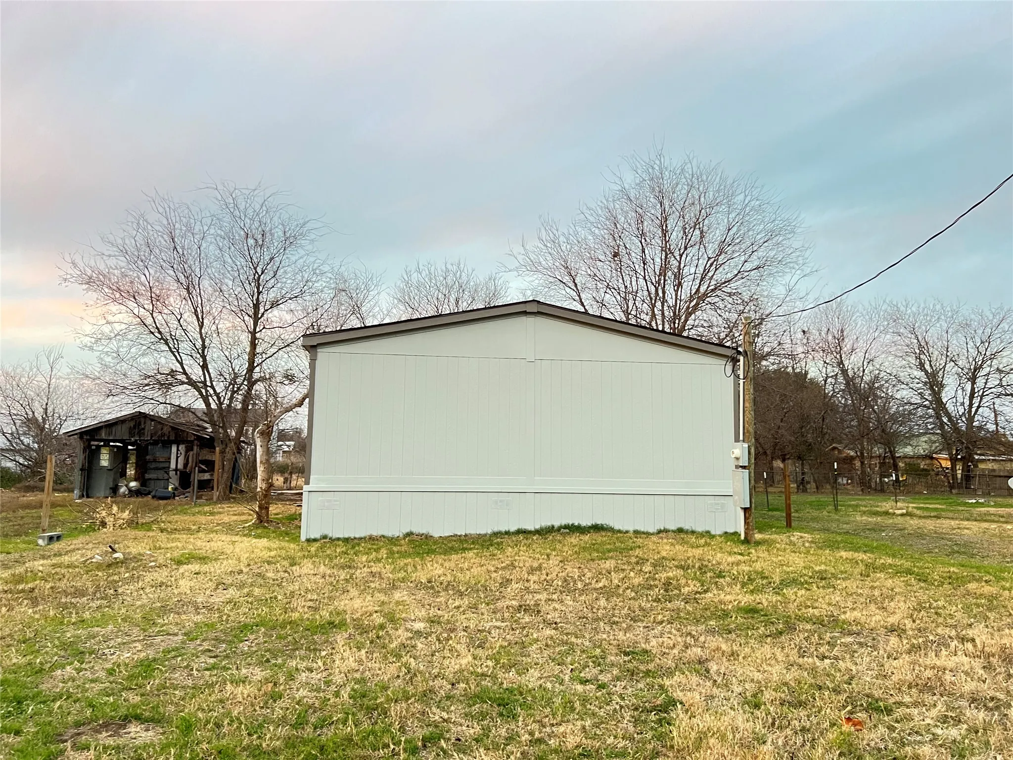 Mobile Home For Sale in Bosque County , 197 E Sweden Street, Walnut Springs, Texas 76690, 5 Bedroom, 3 Bathroom, Garage spaces, 1,890 Sqft, built in 2022, mls#21355737, Real Estate Agent in Walnut Springs, Homes For Sale in Bosque county, Homes For Sale in Walnut Springs, Realtor in Walnut Springs Texas, Real Estate Brokerage Independent Realty Texas, Luminita Cordes Realtor