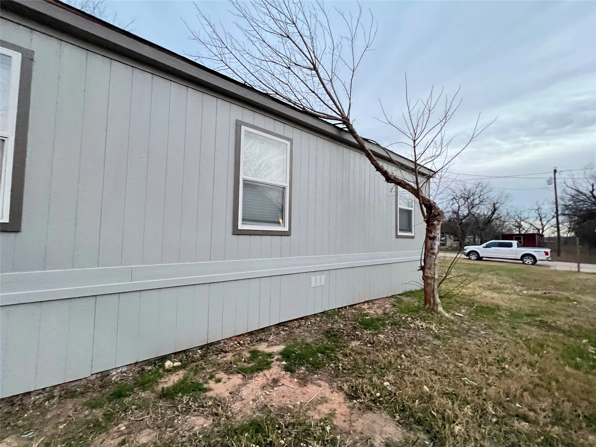Mobile Home For Sale in Bosque County , 197 E Sweden Street, Walnut Springs, Texas 76690, 5 Bedroom, 3 Bathroom, Garage spaces, 1,890 Sqft, built in 2022, mls#21355737, Real Estate Agent in Walnut Springs, Homes For Sale in Bosque county, Homes For Sale in Walnut Springs, Realtor in Walnut Springs Texas, Real Estate Brokerage Independent Realty Texas, Luminita Cordes Realtor