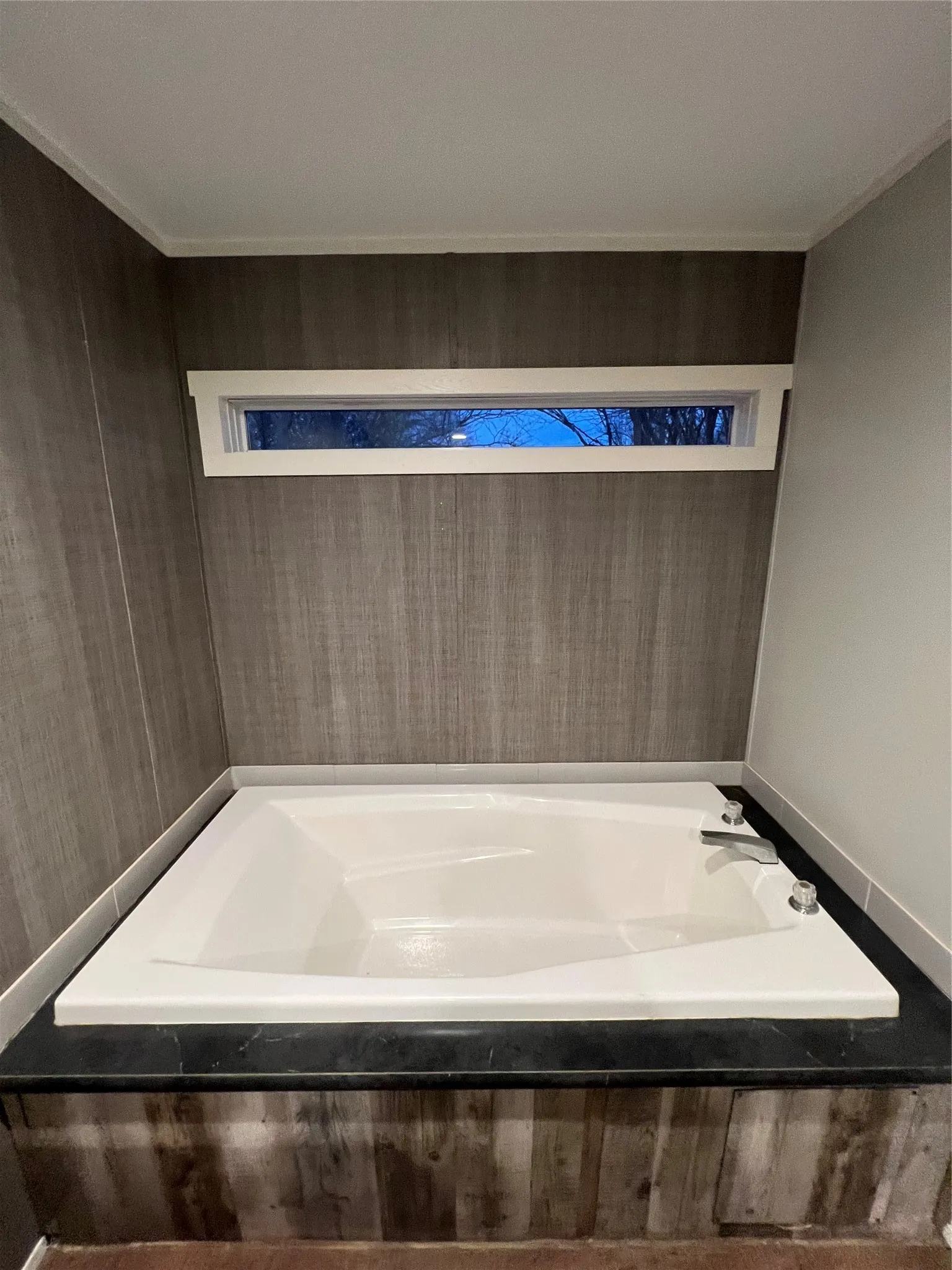 Mobile Home For Sale in Bosque County , 197 E Sweden Street, Walnut Springs, Texas 76690, 5 Bedroom, 3 Bathroom, Garage spaces, 1,890 Sqft, built in 2022, mls#21355737, Real Estate Agent in Walnut Springs, Homes For Sale in Bosque county, Homes For Sale in Walnut Springs, Realtor in Walnut Springs Texas, Real Estate Brokerage Independent Realty Texas, Luminita Cordes Realtor