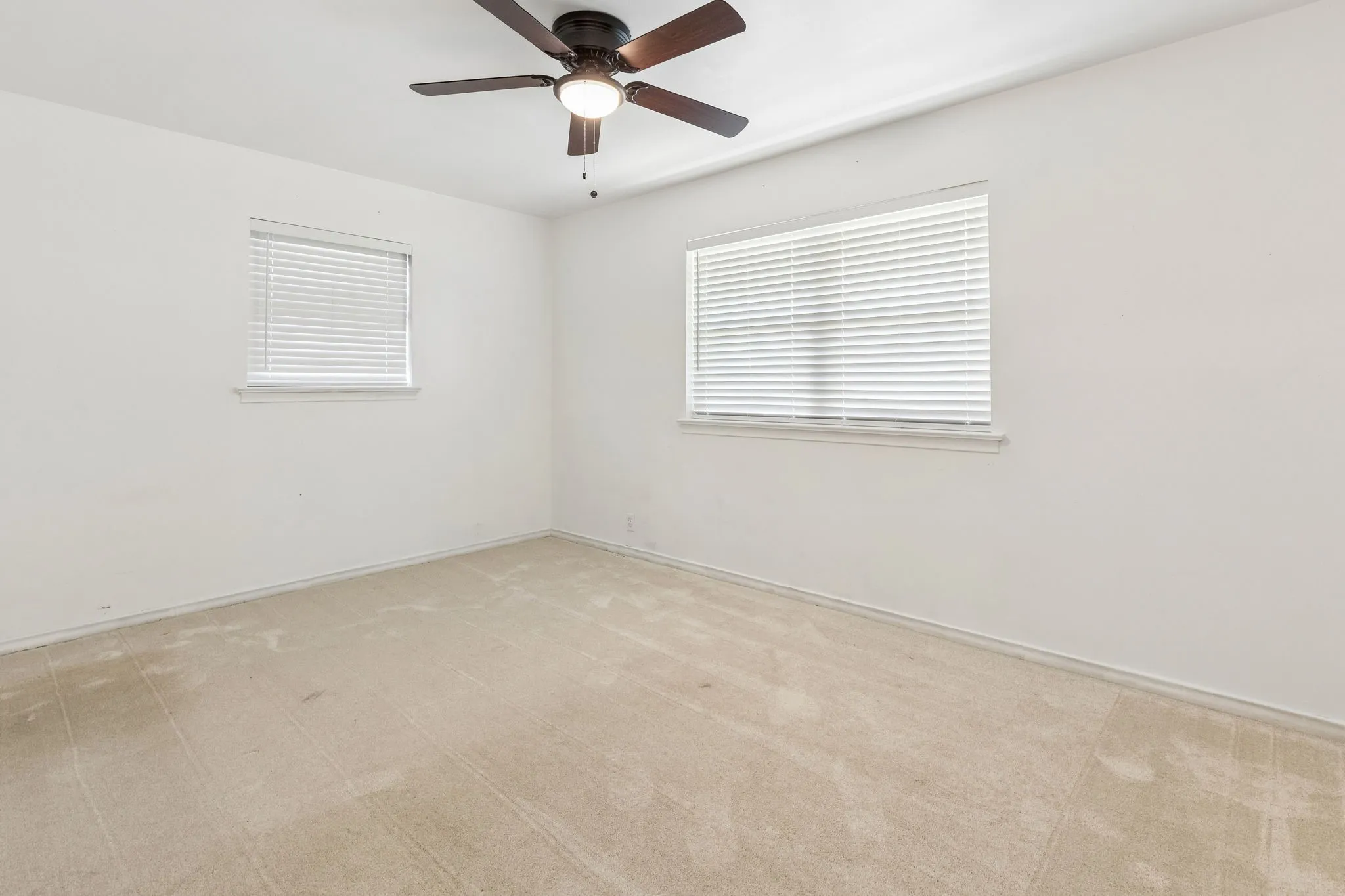 Single Family Residence For Sale in Dallas County , 104 N Weatherred Drive, Richardson, Texas 75080, 3 Bedroom, 2 Bathroom, 2 Garage spaces, 1,492 Sqft, built in 1958, mls#21344440, Real Estate Agent in Richardson, Homes For Sale in Dallas county, Homes For Sale in Richardson, Realtor in Richardson Texas, Real Estate Brokerage Independent Realty Texas, Luminita Cordes Realtor