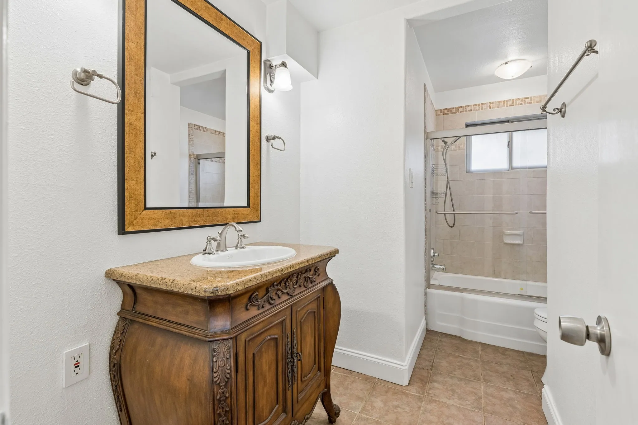 Single Family Residence For Sale in Dallas County , 104 N Weatherred Drive, Richardson, Texas 75080, 3 Bedroom, 2 Bathroom, 2 Garage spaces, 1,492 Sqft, built in 1958, mls#21344440, Real Estate Agent in Richardson, Homes For Sale in Dallas county, Homes For Sale in Richardson, Realtor in Richardson Texas, Real Estate Brokerage Independent Realty Texas, Luminita Cordes Realtor