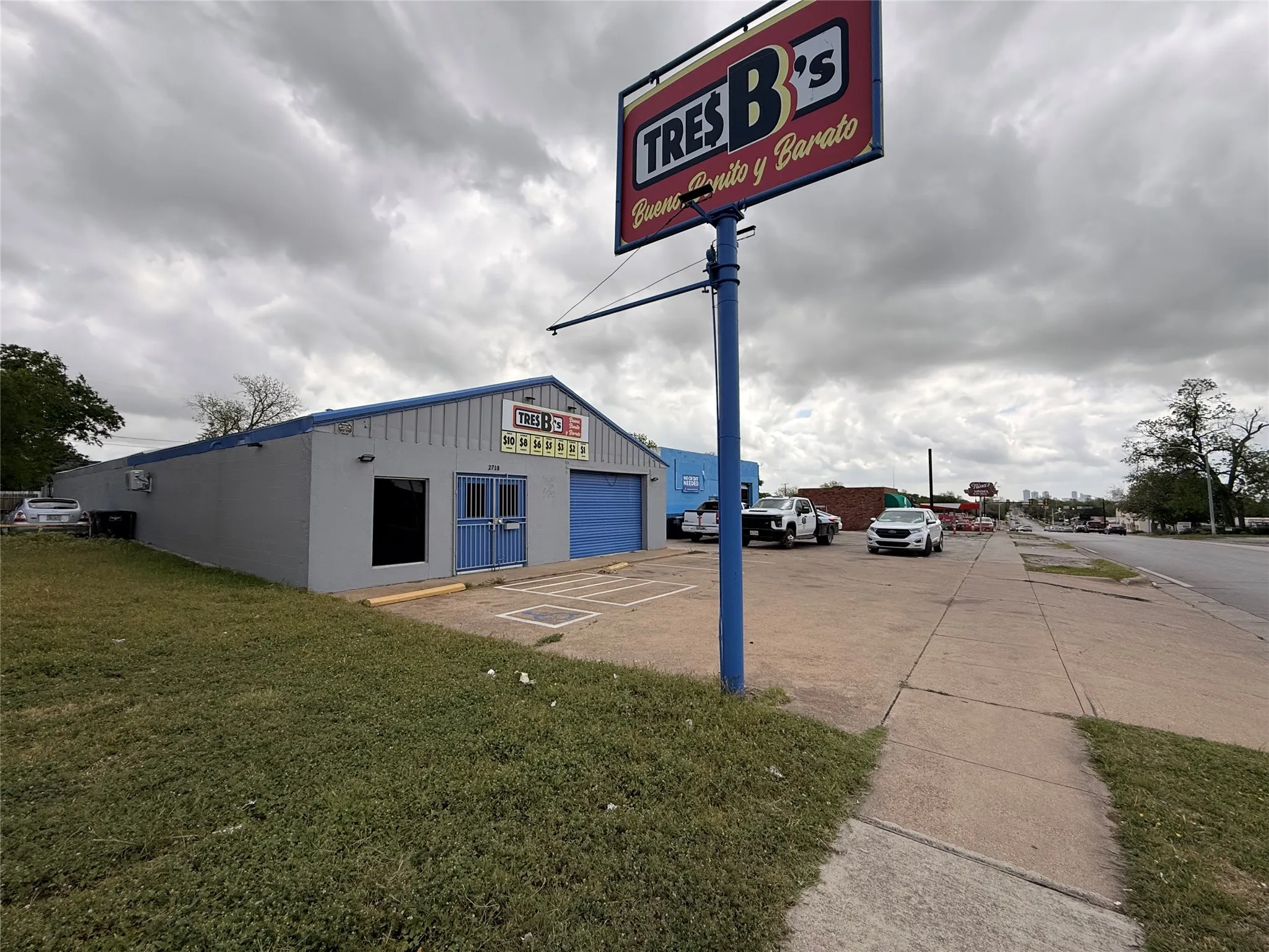 Retail For Rent in Tarrant County , 2718 Azle Avenue, Fort Worth, Texas 76106, 0, 0, Garage spaces, 0 Sqft, built in 1960, mls#21355738, Real Estate Agent in Fort Worth, Homes For Rent in Tarrant county, Homes For Rent in Fort Worth, Realtor in Fort Worth Texas, Real Estate Brokerage Independent Realty Texas, Luminita Cordes Realtor