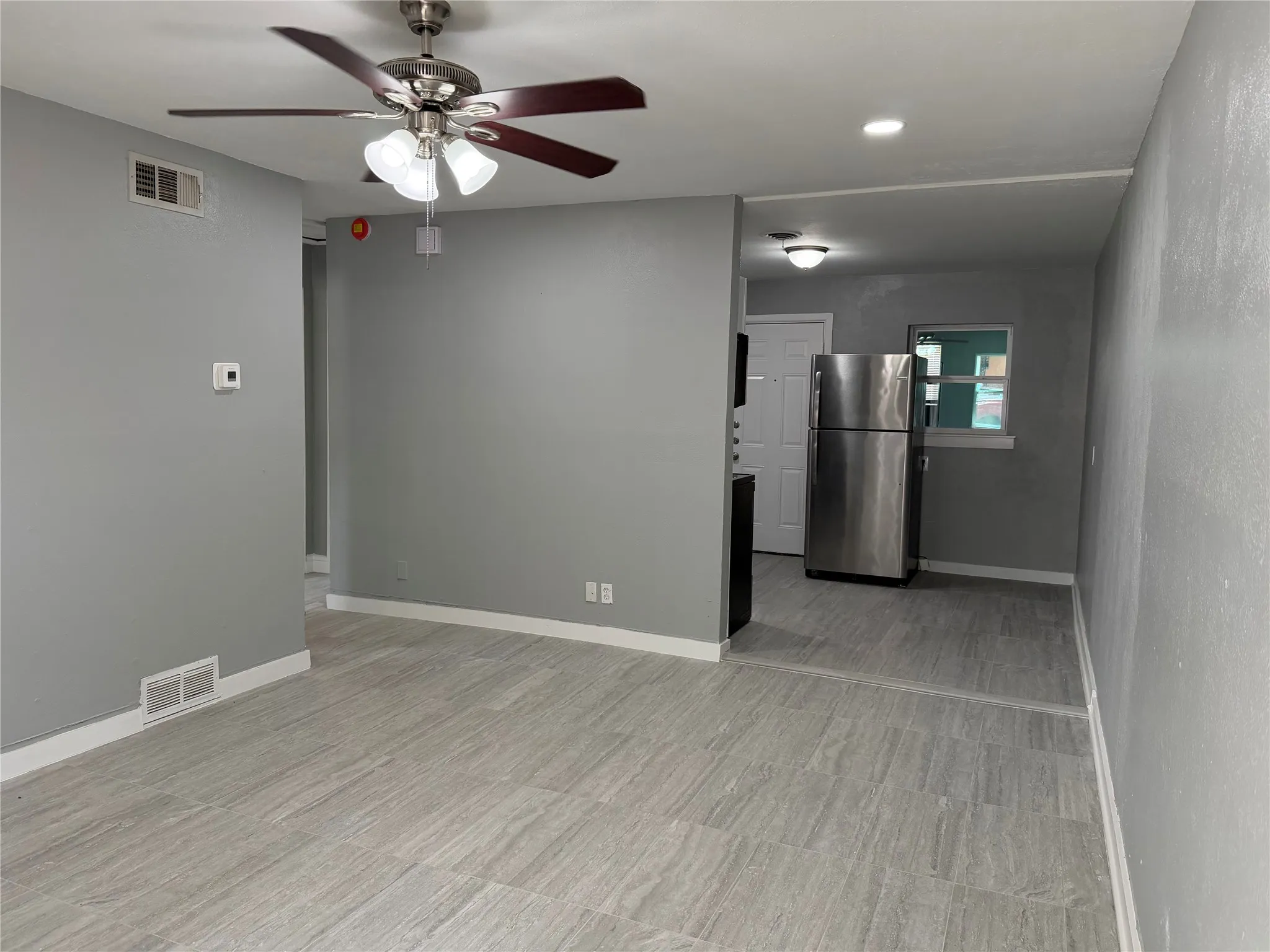 Duplex For Rent in Tarrant County , 2502 Normont Circle, Fort Worth, Texas 76103, 2 Bedroom, 1 Bathroom, 1 Garage spaces, 774 Sqft, built in 1954, mls#21355741, Real Estate Agent in Fort Worth, Homes For Rent in Tarrant county, Homes For Rent in Fort Worth, Realtor in Fort Worth Texas, Real Estate Brokerage Independent Realty Texas, Luminita Cordes Realtor