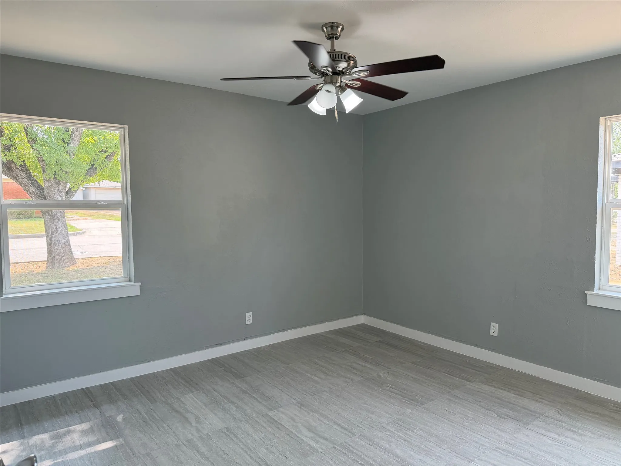 Duplex For Rent in Tarrant County , 2502 Normont Circle, Fort Worth, Texas 76103, 2 Bedroom, 1 Bathroom, 1 Garage spaces, 774 Sqft, built in 1954, mls#21355741, Real Estate Agent in Fort Worth, Homes For Rent in Tarrant county, Homes For Rent in Fort Worth, Realtor in Fort Worth Texas, Real Estate Brokerage Independent Realty Texas, Luminita Cordes Realtor