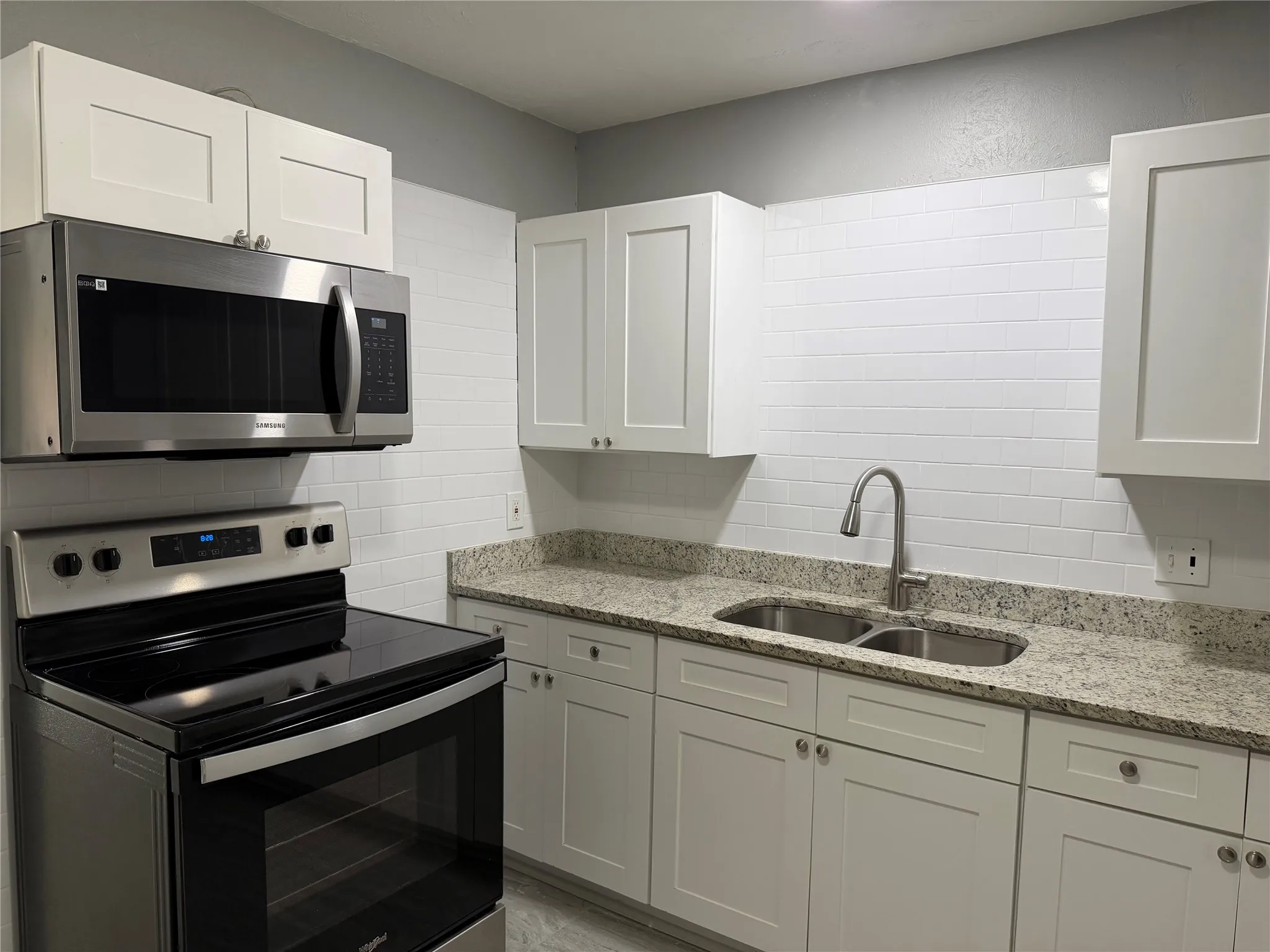 Duplex For Rent in Tarrant County , 2502 Normont Circle, Fort Worth, Texas 76103, 2 Bedroom, 1 Bathroom, 1 Garage spaces, 774 Sqft, built in 1954, mls#21355741, Real Estate Agent in Fort Worth, Homes For Rent in Tarrant county, Homes For Rent in Fort Worth, Realtor in Fort Worth Texas, Real Estate Brokerage Independent Realty Texas, Luminita Cordes Realtor