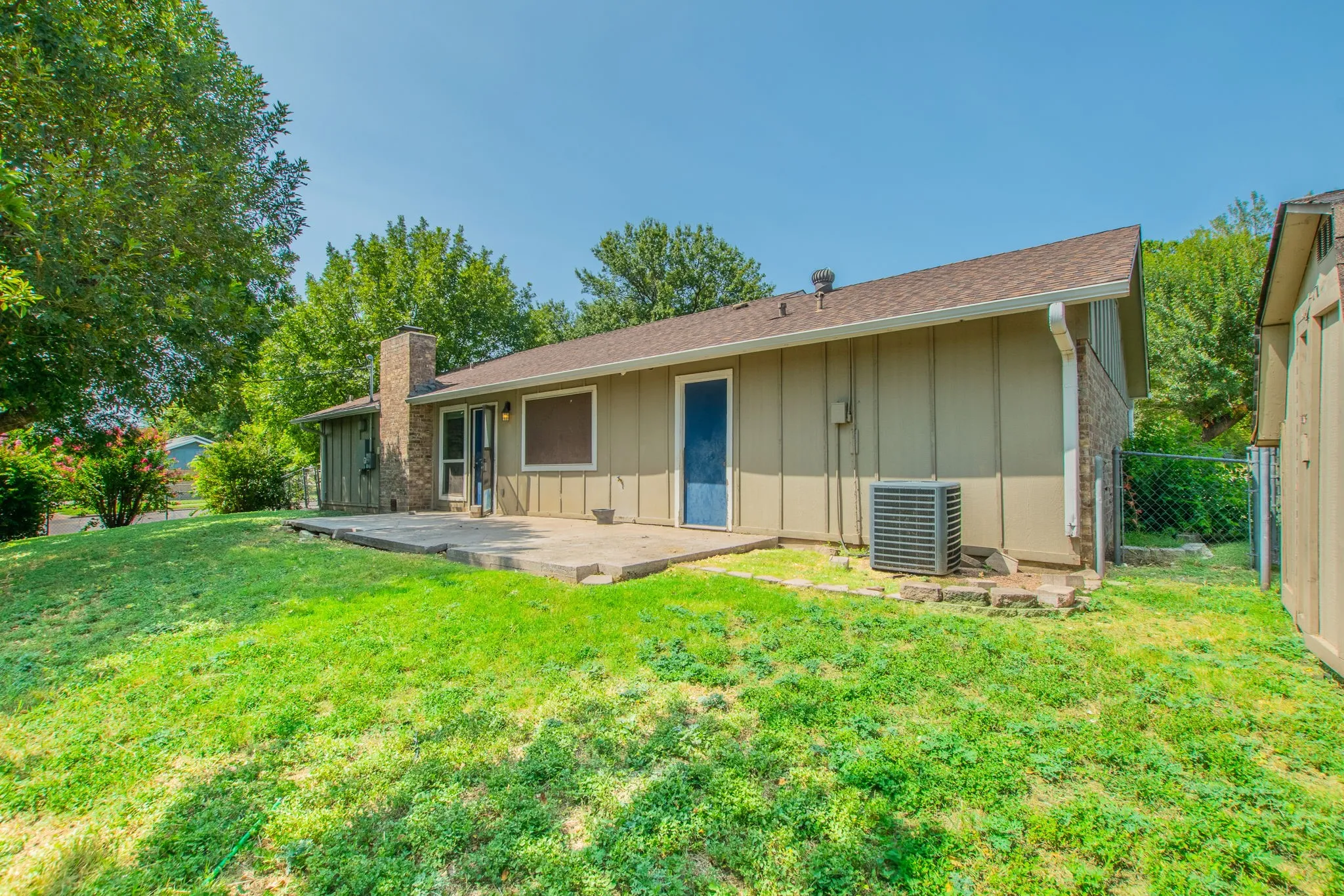 Single Family Residence For Sale in Bell County , 2911 Persimmon Drive, Killeen, Texas 76543, 3 Bedroom, 2 Bathroom, 2 Garage spaces, 2,599 Sqft, built in 1979, mls#21355023, Real Estate Agent in Killeen, Homes For Sale in Bell county, Homes For Sale in Killeen, Realtor in Killeen Texas, Real Estate Brokerage Independent Realty Texas, Luminita Cordes Realtor