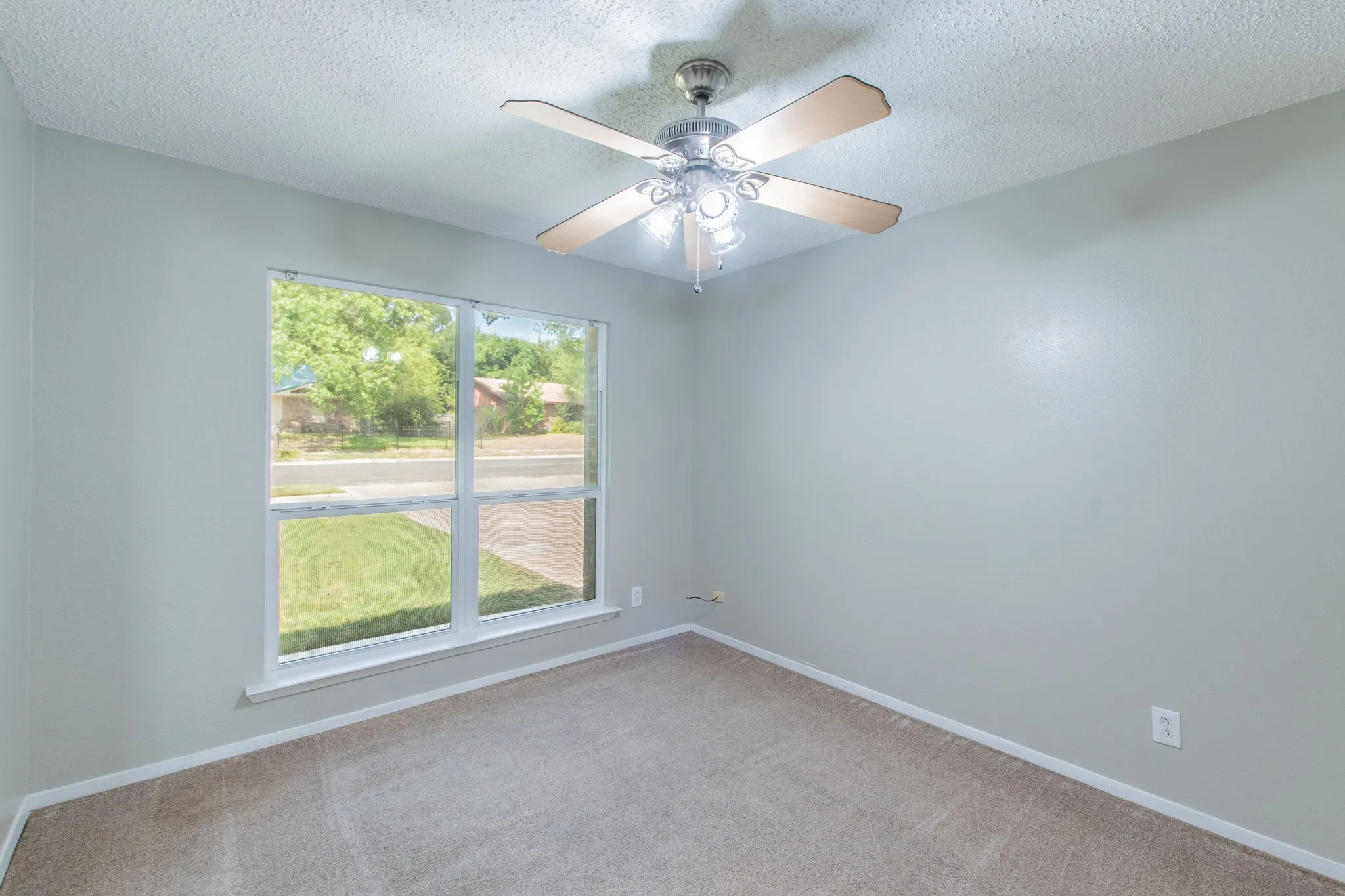 Single Family Residence For Sale in Bell County , 2911 Persimmon Drive, Killeen, Texas 76543, 3 Bedroom, 2 Bathroom, 2 Garage spaces, 2,599 Sqft, built in 1979, mls#21355023, Real Estate Agent in Killeen, Homes For Sale in Bell county, Homes For Sale in Killeen, Realtor in Killeen Texas, Real Estate Brokerage Independent Realty Texas, Luminita Cordes Realtor