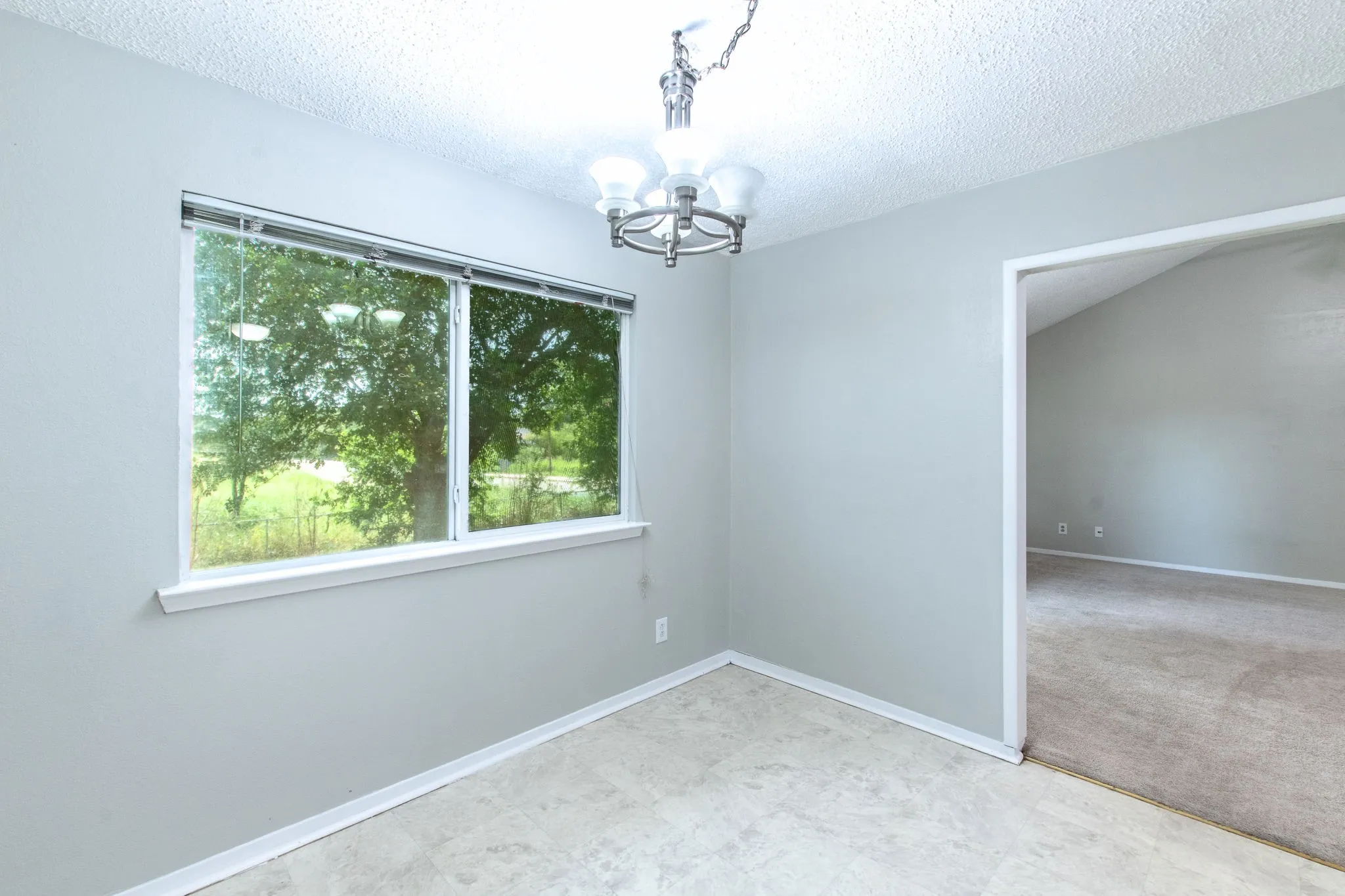 Single Family Residence For Sale in Bell County , 2911 Persimmon Drive, Killeen, Texas 76543, 3 Bedroom, 2 Bathroom, 2 Garage spaces, 2,599 Sqft, built in 1979, mls#21355023, Real Estate Agent in Killeen, Homes For Sale in Bell county, Homes For Sale in Killeen, Realtor in Killeen Texas, Real Estate Brokerage Independent Realty Texas, Luminita Cordes Realtor