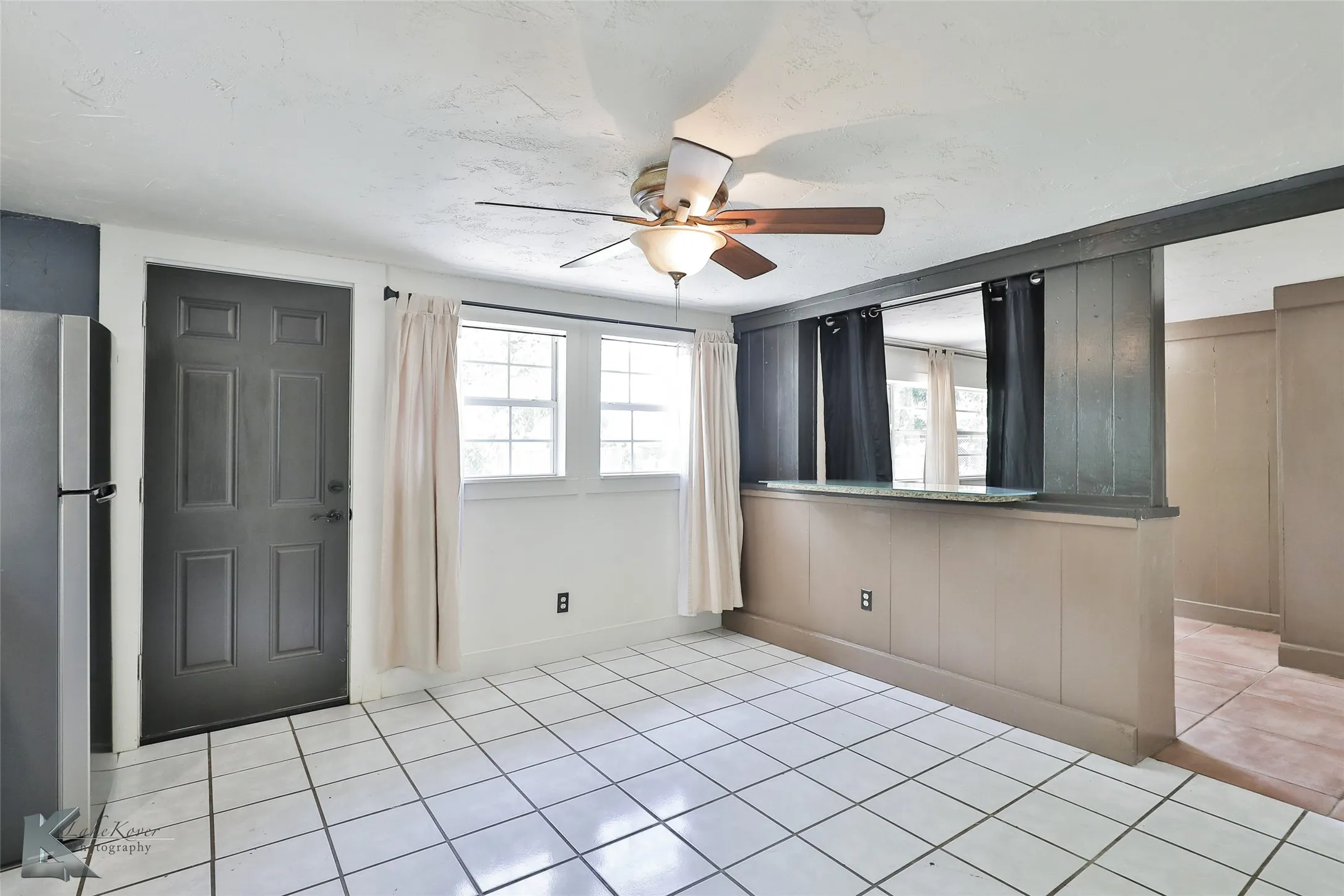 Single Family Residence For Rent in Callahan County , 609 Sunset Drive, Clyde, Texas 79510, 3 Bedroom, 2 Bathroom, Garage spaces, 1,444 Sqft, built in 1952, mls#21355747, Real Estate Agent in Clyde, Homes For Rent in Callahan county, Homes For Rent in Clyde, Realtor in Clyde Texas, Real Estate Brokerage Independent Realty Texas, Luminita Cordes Realtor