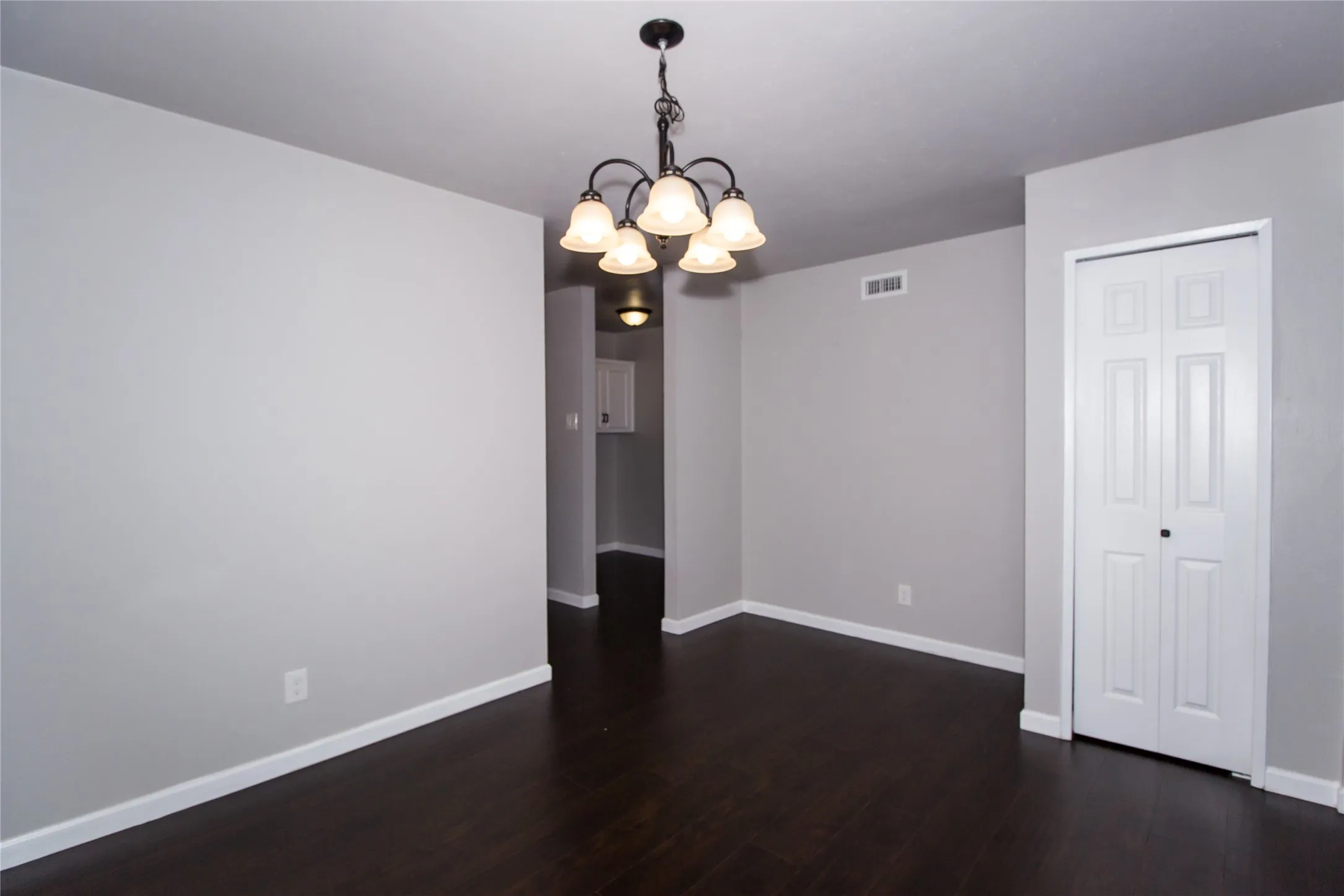 Single Family Residence For Rent in Dallas County , 2813 Ripplewood Drive, Garland, Texas 75044, 3 Bedroom, 2 Bathroom, 2 Garage spaces, 1,964 Sqft, built in 1973, mls#21355434, Real Estate Agent in Garland, Homes For Rent in Dallas county, Homes For Rent in Garland, Realtor in Garland Texas, Real Estate Brokerage Independent Realty Texas, Luminita Cordes Realtor
