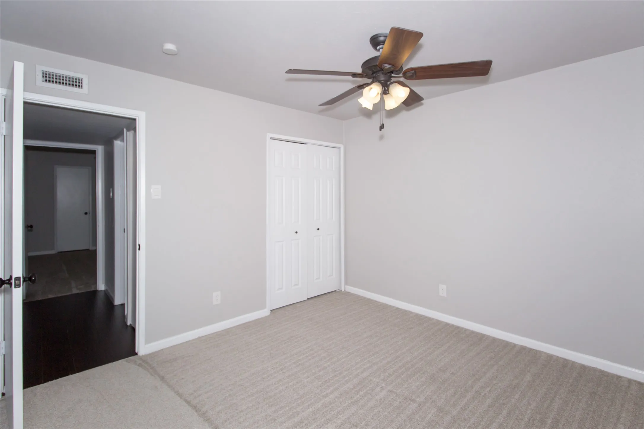 Single Family Residence For Rent in Dallas County , 2813 Ripplewood Drive, Garland, Texas 75044, 3 Bedroom, 2 Bathroom, 2 Garage spaces, 1,964 Sqft, built in 1973, mls#21355434, Real Estate Agent in Garland, Homes For Rent in Dallas county, Homes For Rent in Garland, Realtor in Garland Texas, Real Estate Brokerage Independent Realty Texas, Luminita Cordes Realtor