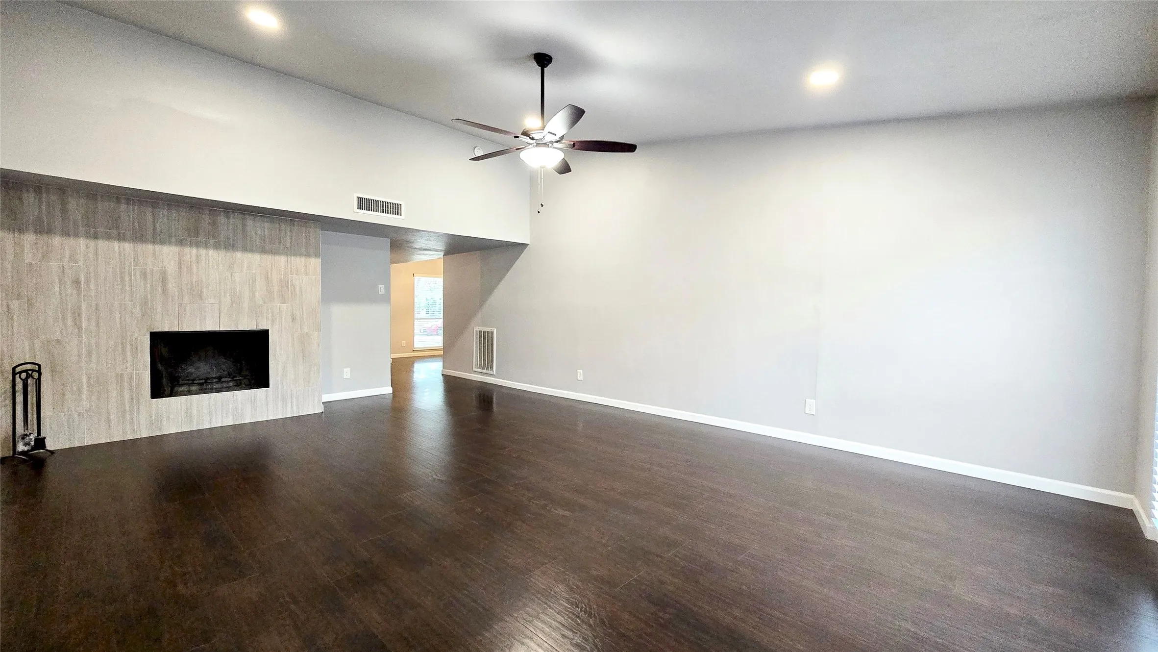 Single Family Residence For Rent in Dallas County , 2813 Ripplewood Drive, Garland, Texas 75044, 3 Bedroom, 2 Bathroom, 2 Garage spaces, 1,964 Sqft, built in 1973, mls#21355434, Real Estate Agent in Garland, Homes For Rent in Dallas county, Homes For Rent in Garland, Realtor in Garland Texas, Real Estate Brokerage Independent Realty Texas, Luminita Cordes Realtor