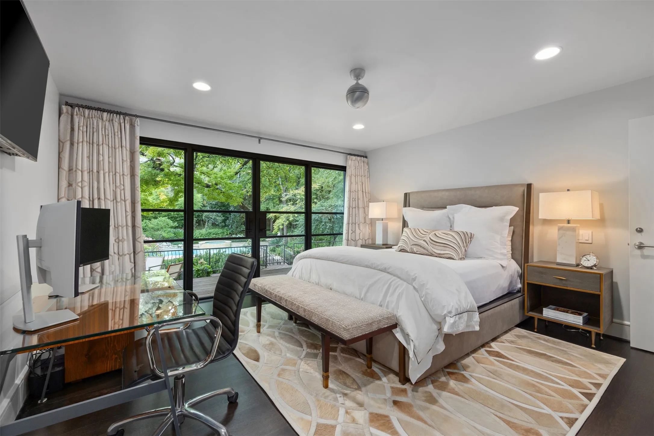 Single Family Residence For Sale in Tarrant County , 2103 Indian Creek Drive, Westover Hills, Texas 76107, 3 Bedroom, 6 Bathroom, 2 Garage spaces, 6,290 Sqft, built in 1977, mls#21355752, Real Estate Agent in Westover Hills, Homes For Sale in Tarrant county, Homes For Sale in Westover Hills, Realtor in Westover Hills Texas, Real Estate Brokerage Independent Realty Texas, Luminita Cordes Realtor